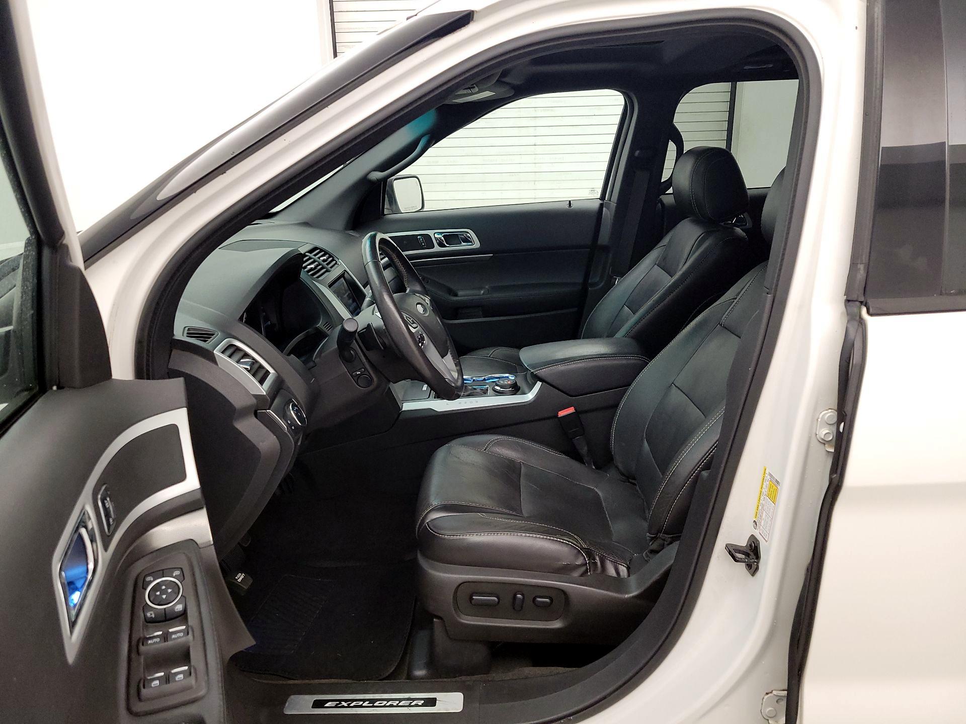 Thumbnail: 2015 Ford Explorer - 11