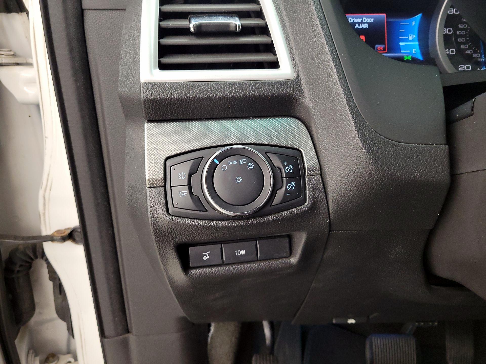 Thumbnail: 2015 Ford Explorer - 13