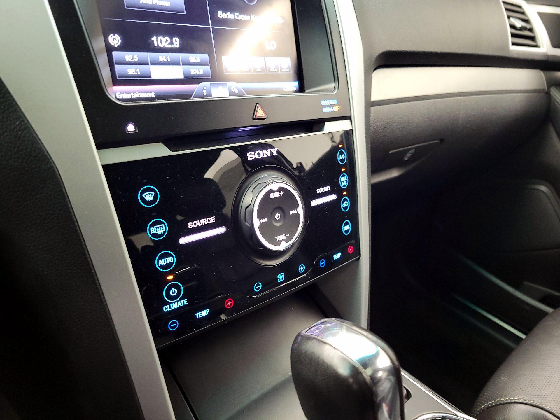 Thumbnail: 2015 Ford Explorer - 16