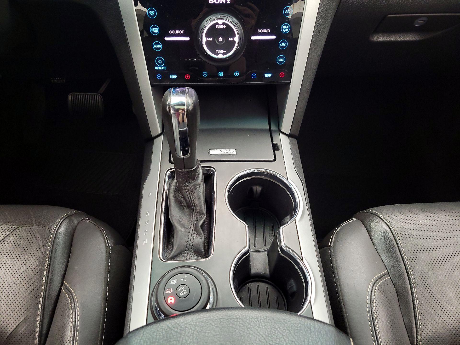 Thumbnail: 2015 Ford Explorer - 17