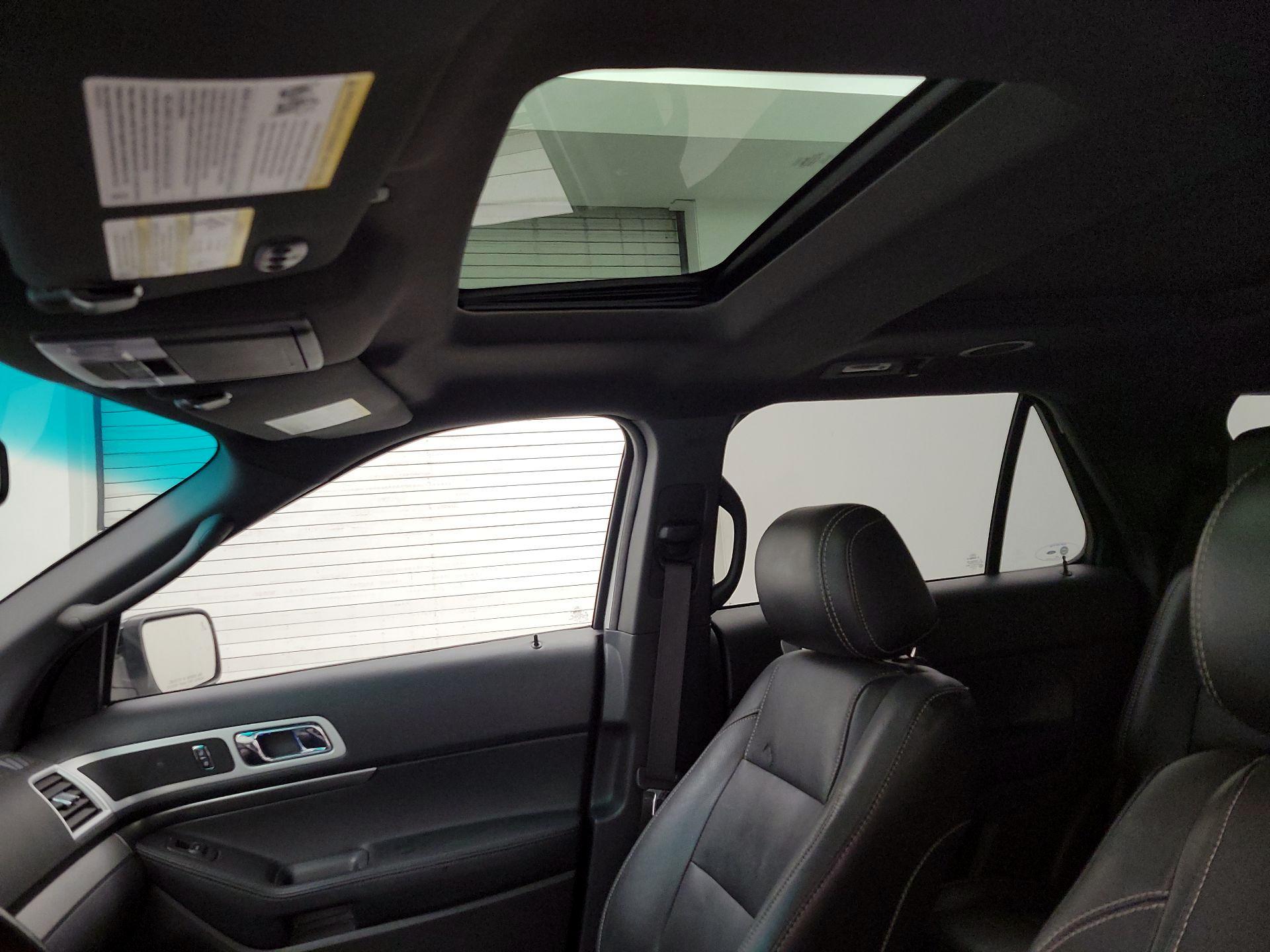 Thumbnail: 2015 Ford Explorer - 18