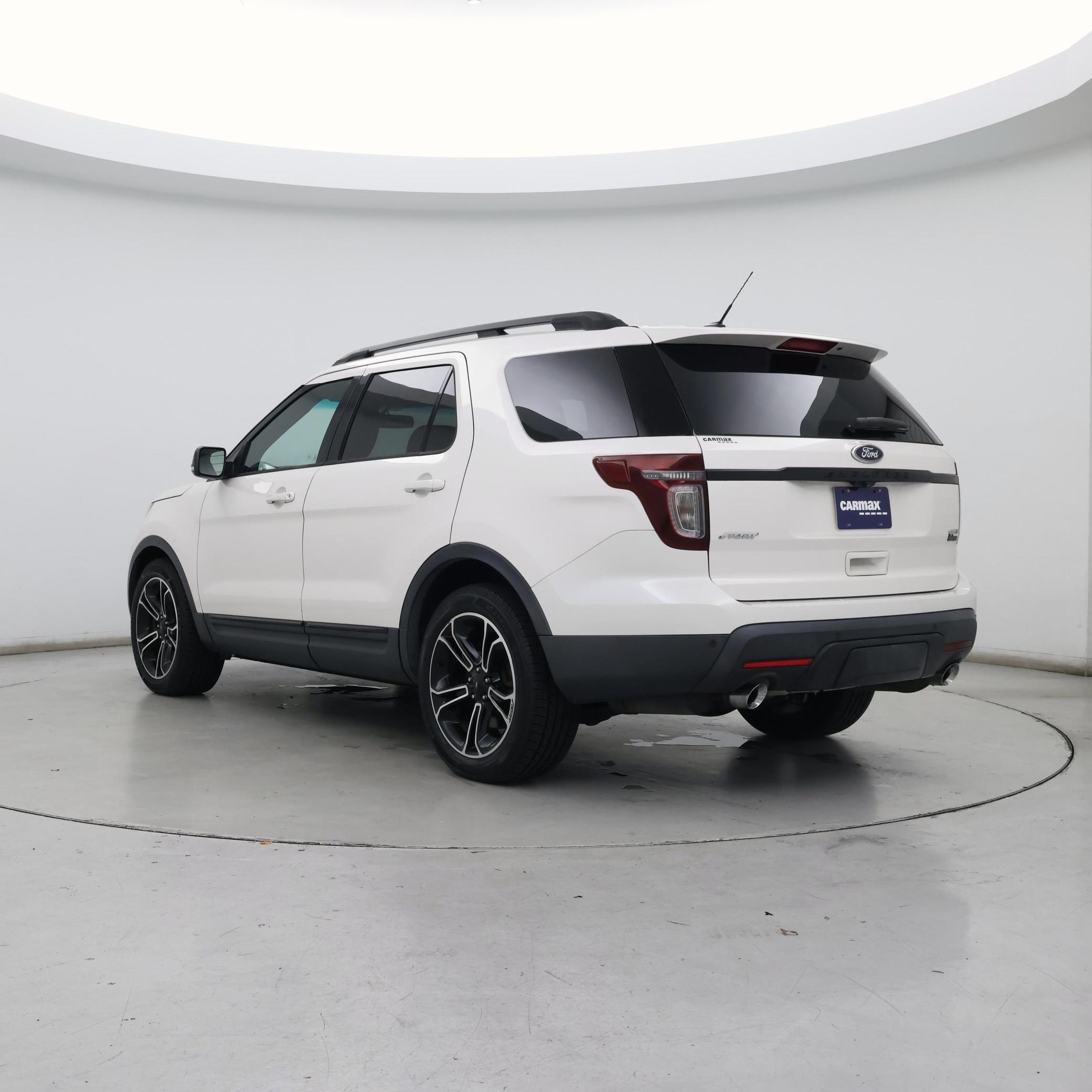 Thumbnail: 2015 Ford Explorer - 2
