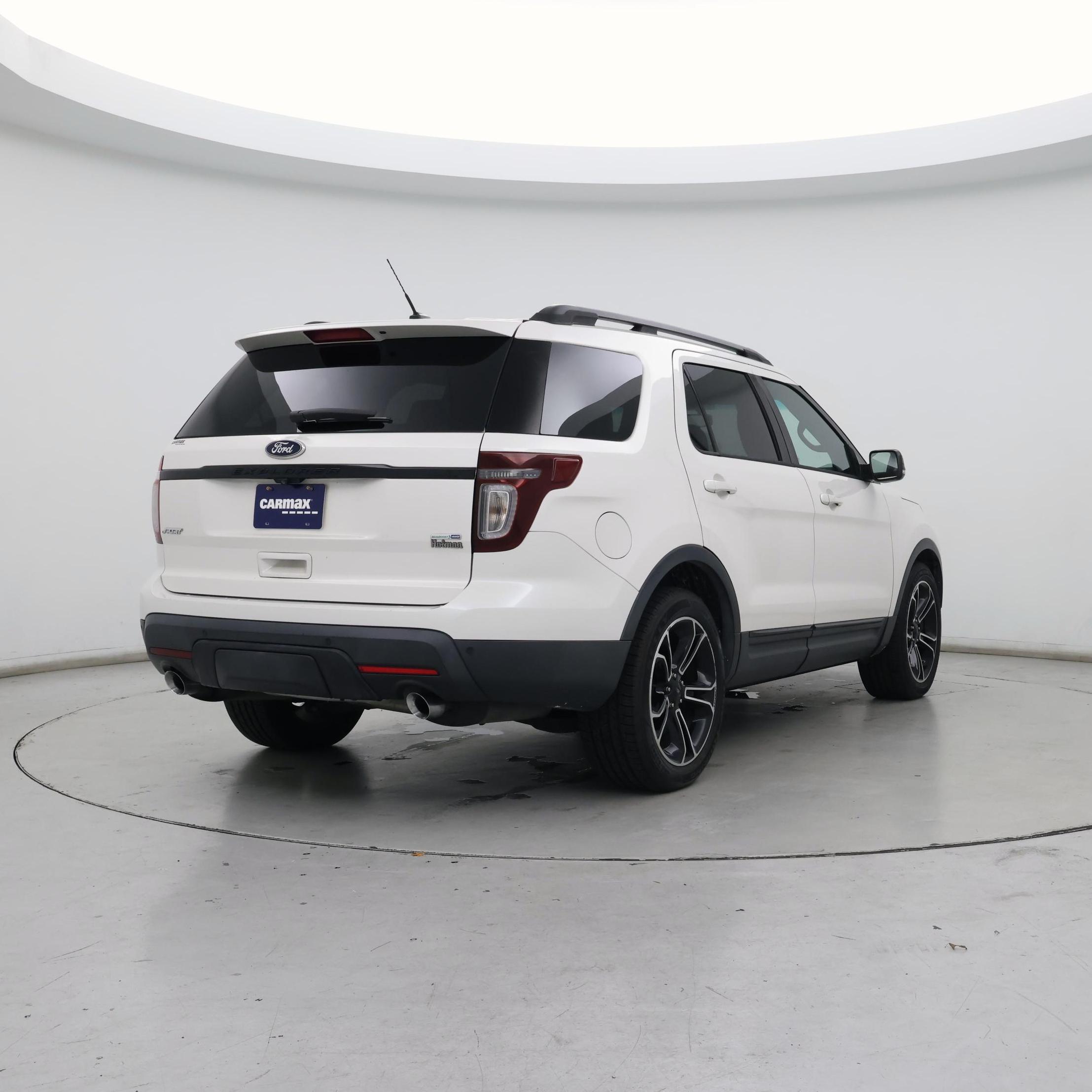 Thumbnail: 2015 Ford Explorer - 8