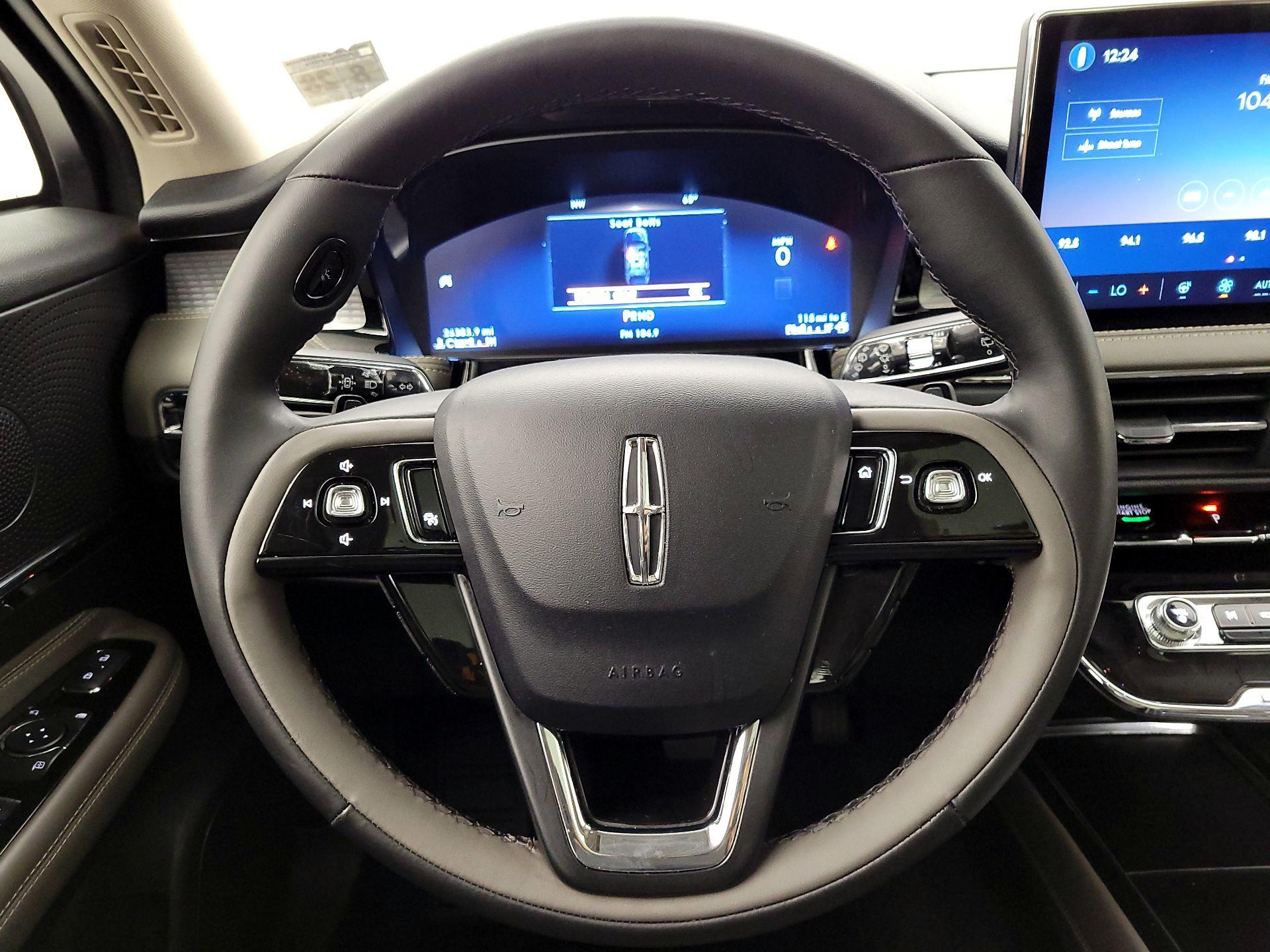 Thumbnail: 2023 Lincoln Corsair - 10