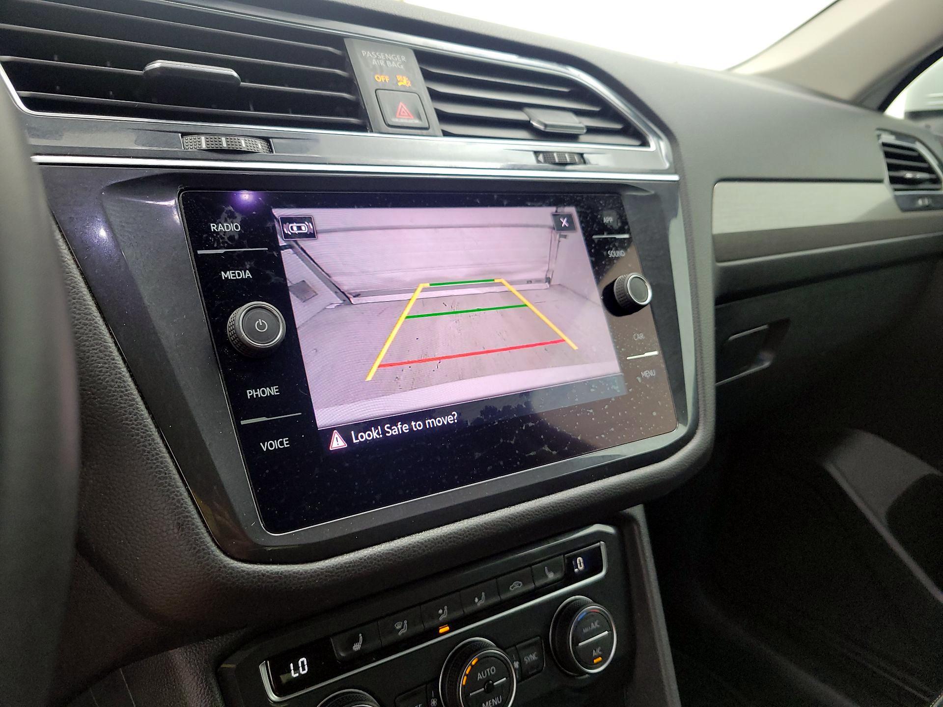 Thumbnail: 2021 Volkswagen Tiguan - 15