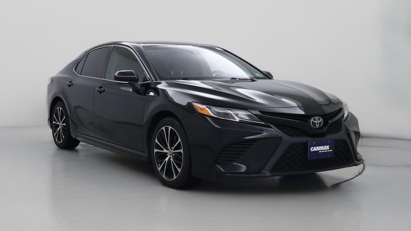 2018 Toyota Camry SE Hero Image