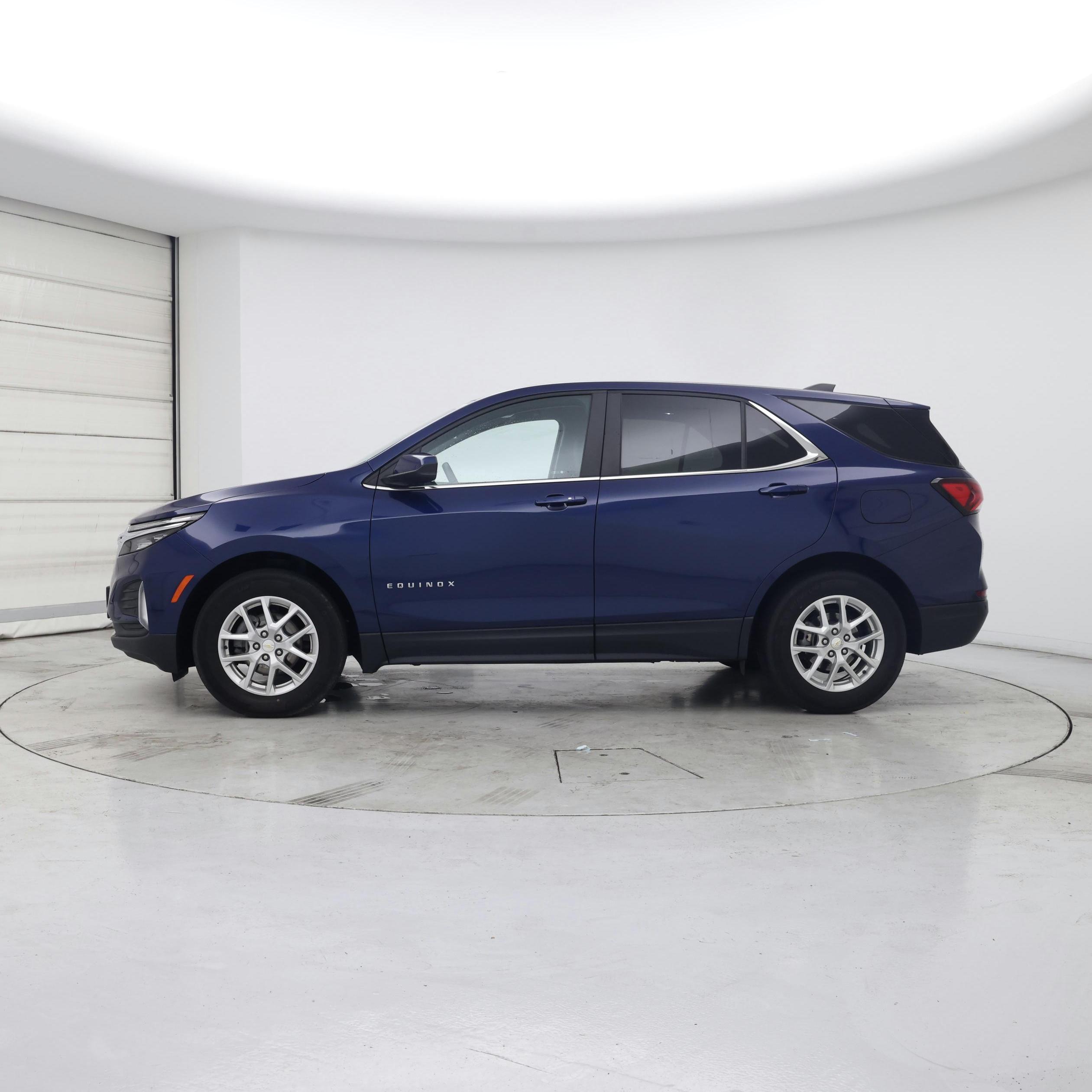 Thumbnail: 2023 Chevrolet Equinox - 3