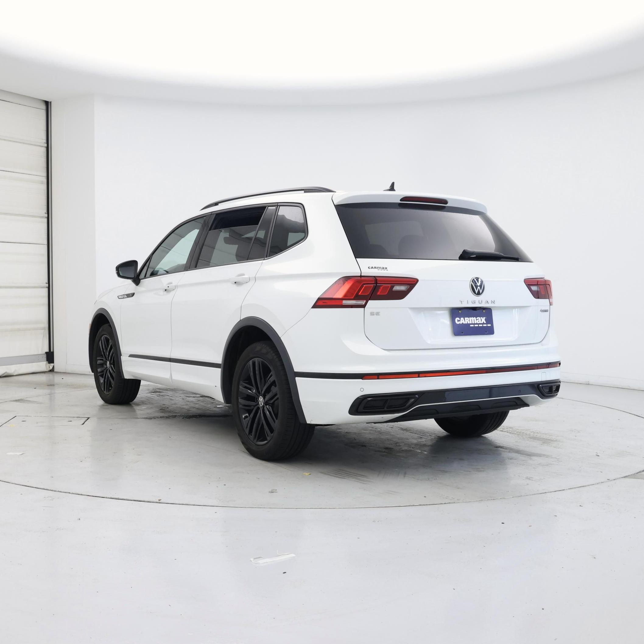 Thumbnail: 2022 Volkswagen Tiguan - 2