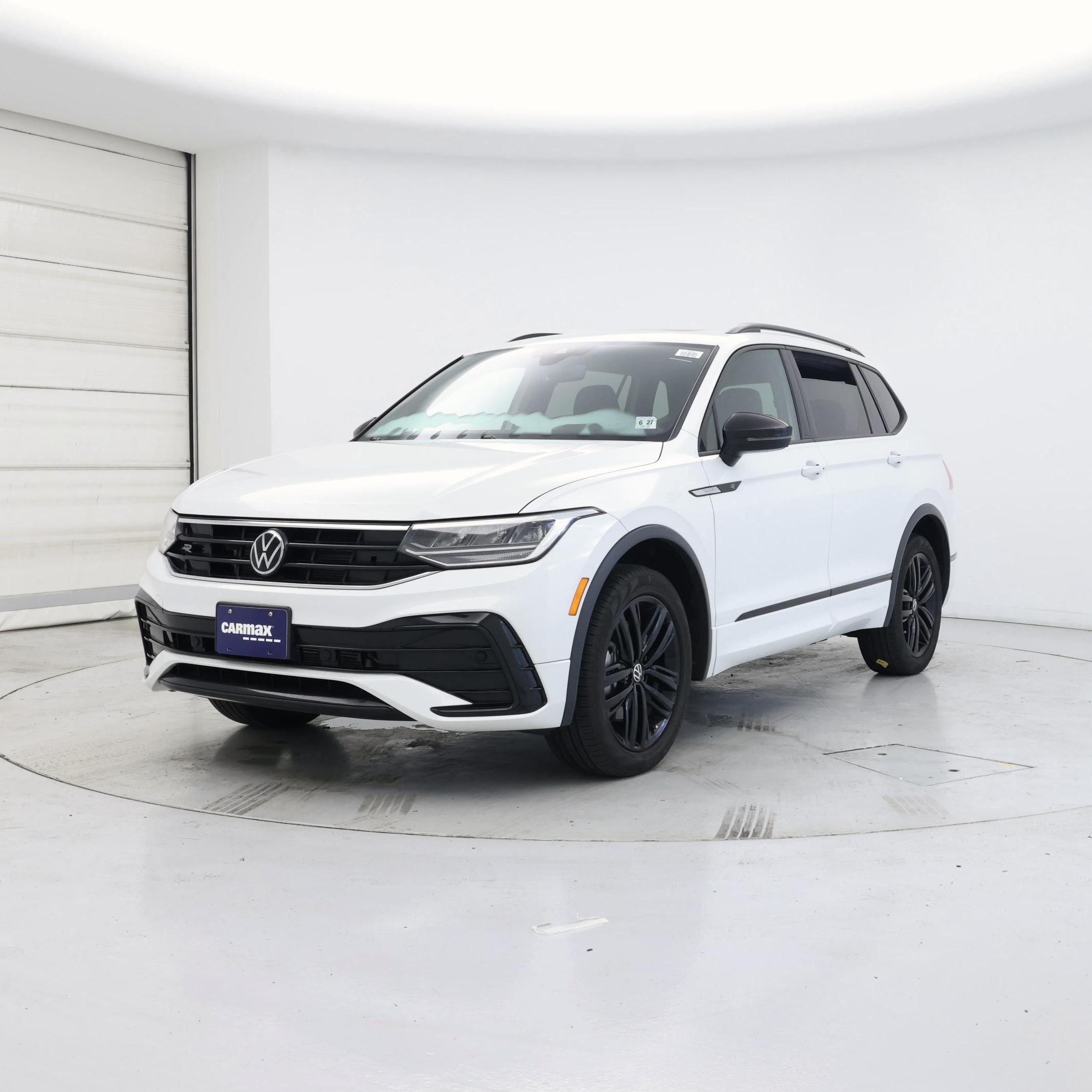 Thumbnail: 2022 Volkswagen Tiguan - 4