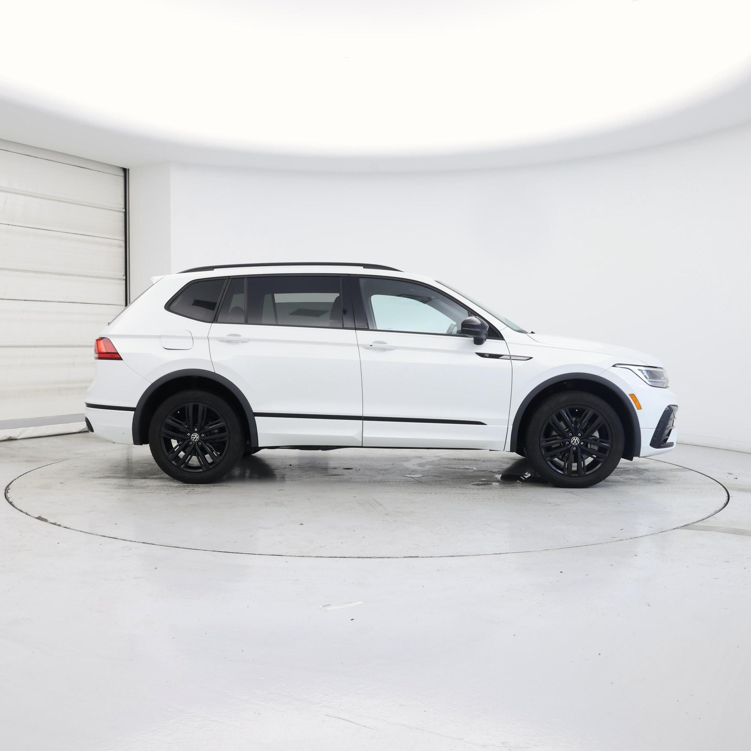 Thumbnail: 2022 Volkswagen Tiguan - 7