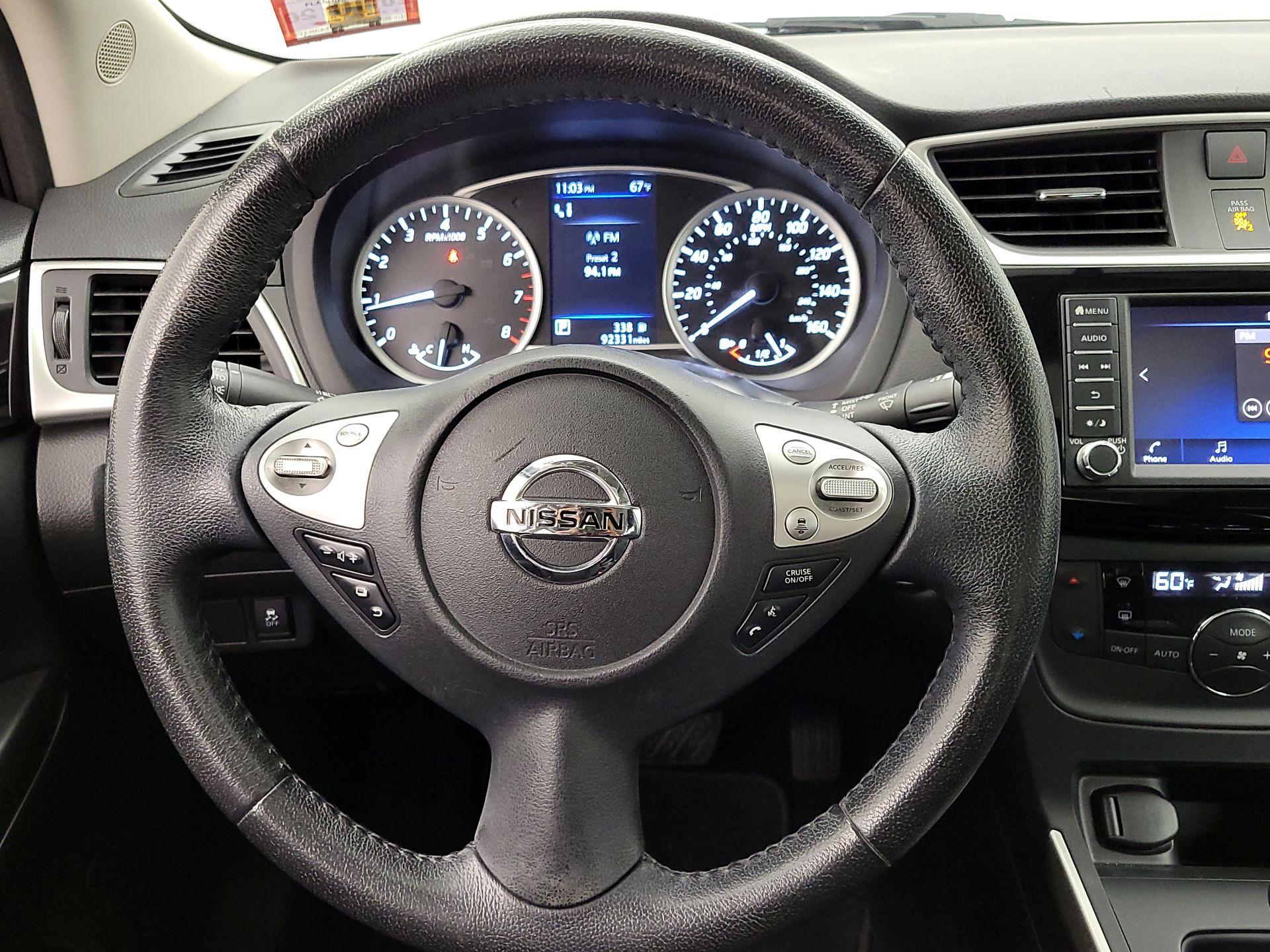 Thumbnail: 2019 Nissan Sentra - 10