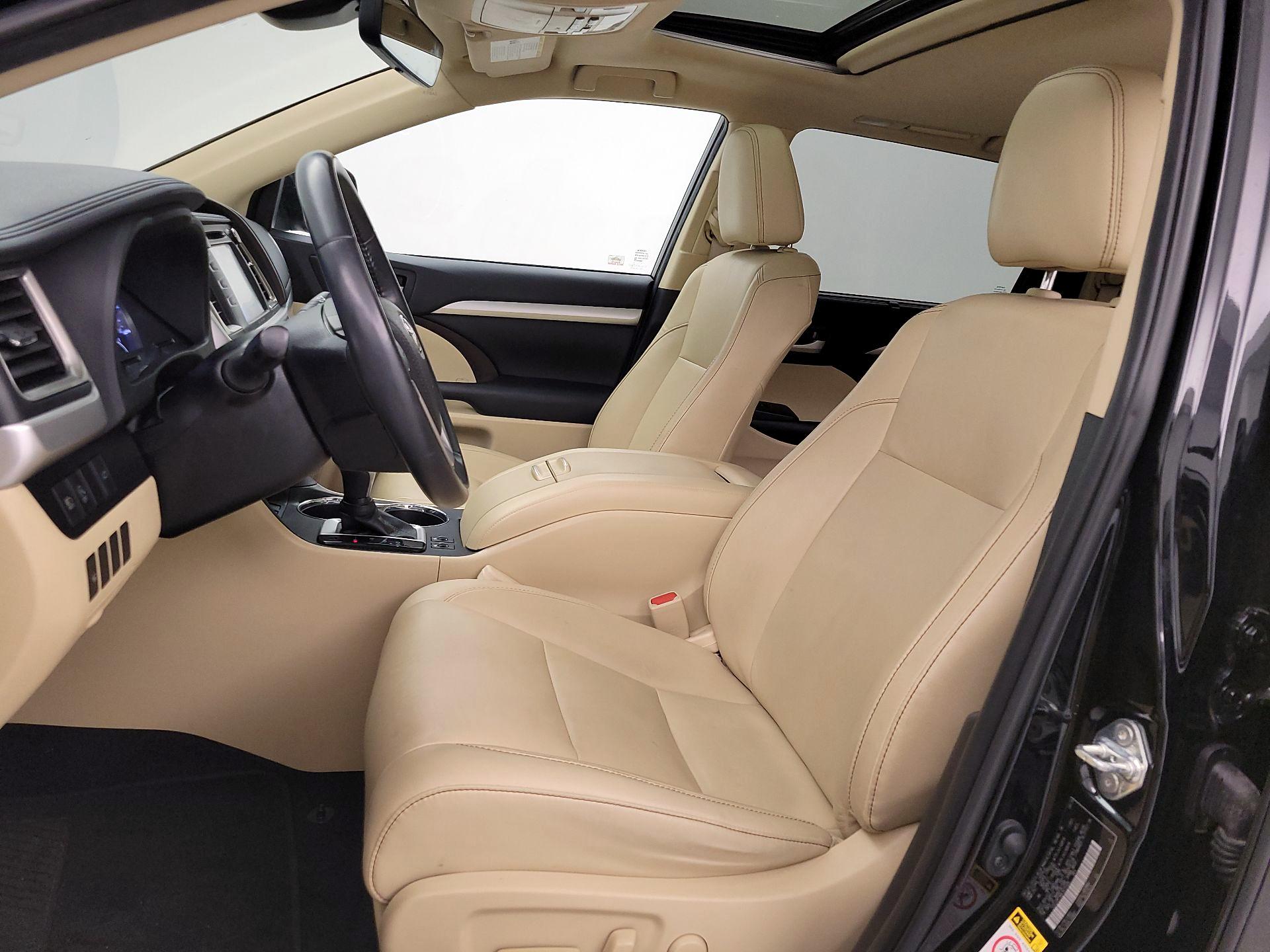 Thumbnail: 2019 Toyota Highlander - 11