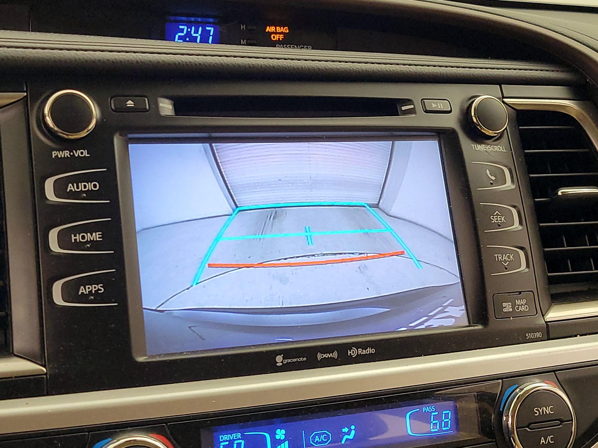 Thumbnail: 2019 Toyota Highlander - 14