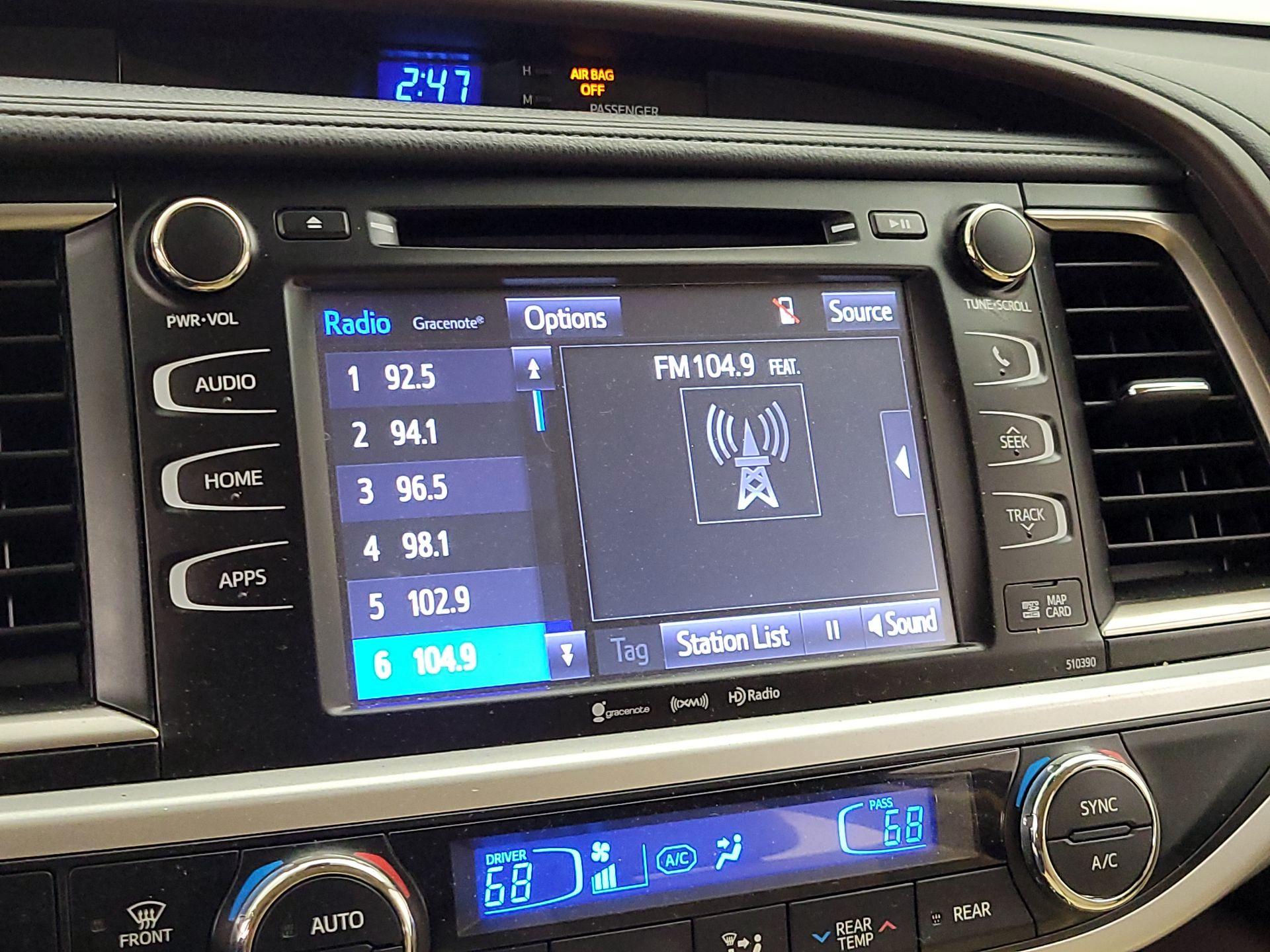 Thumbnail: 2019 Toyota Highlander - 15