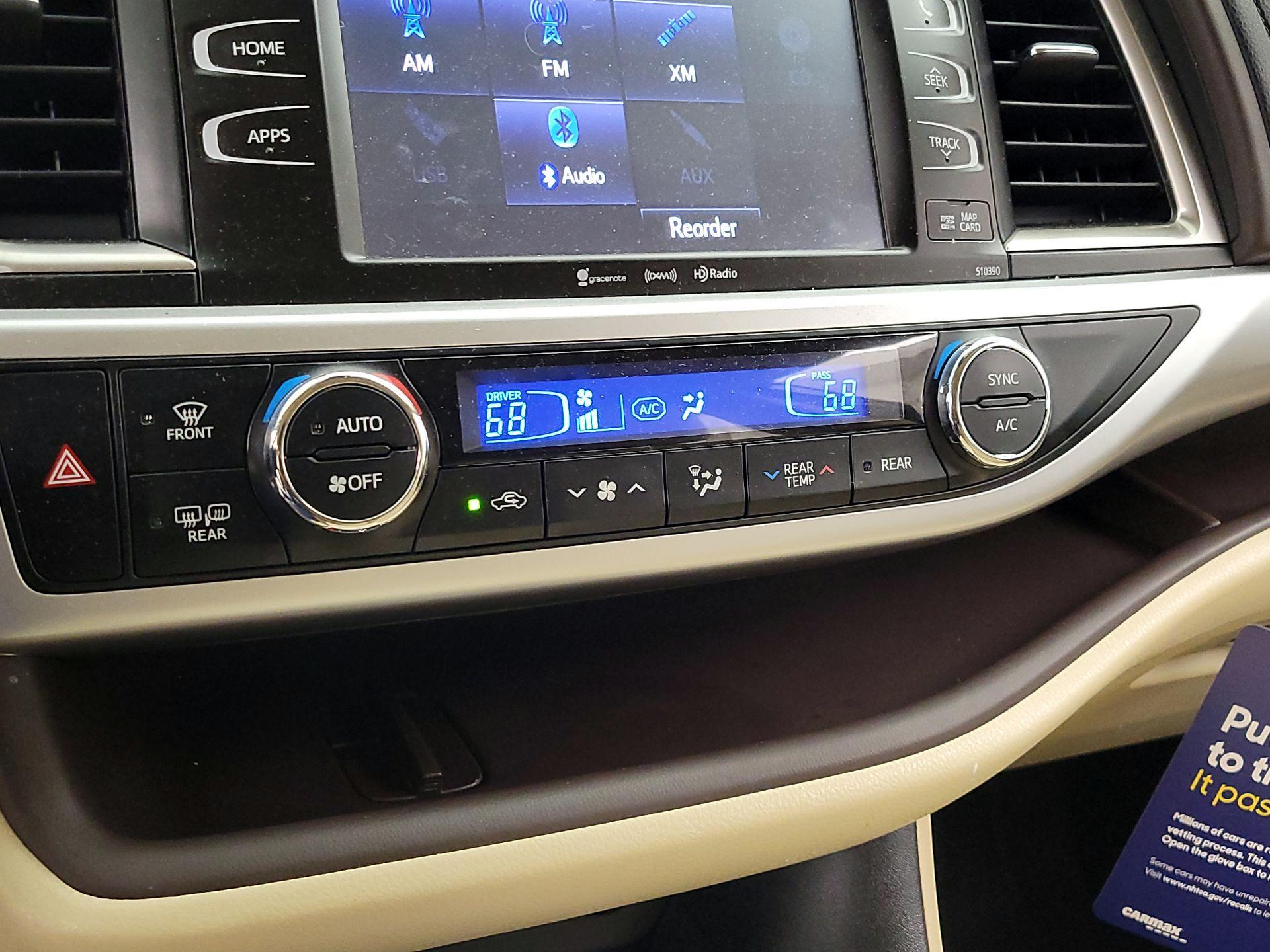 Thumbnail: 2019 Toyota Highlander - 16