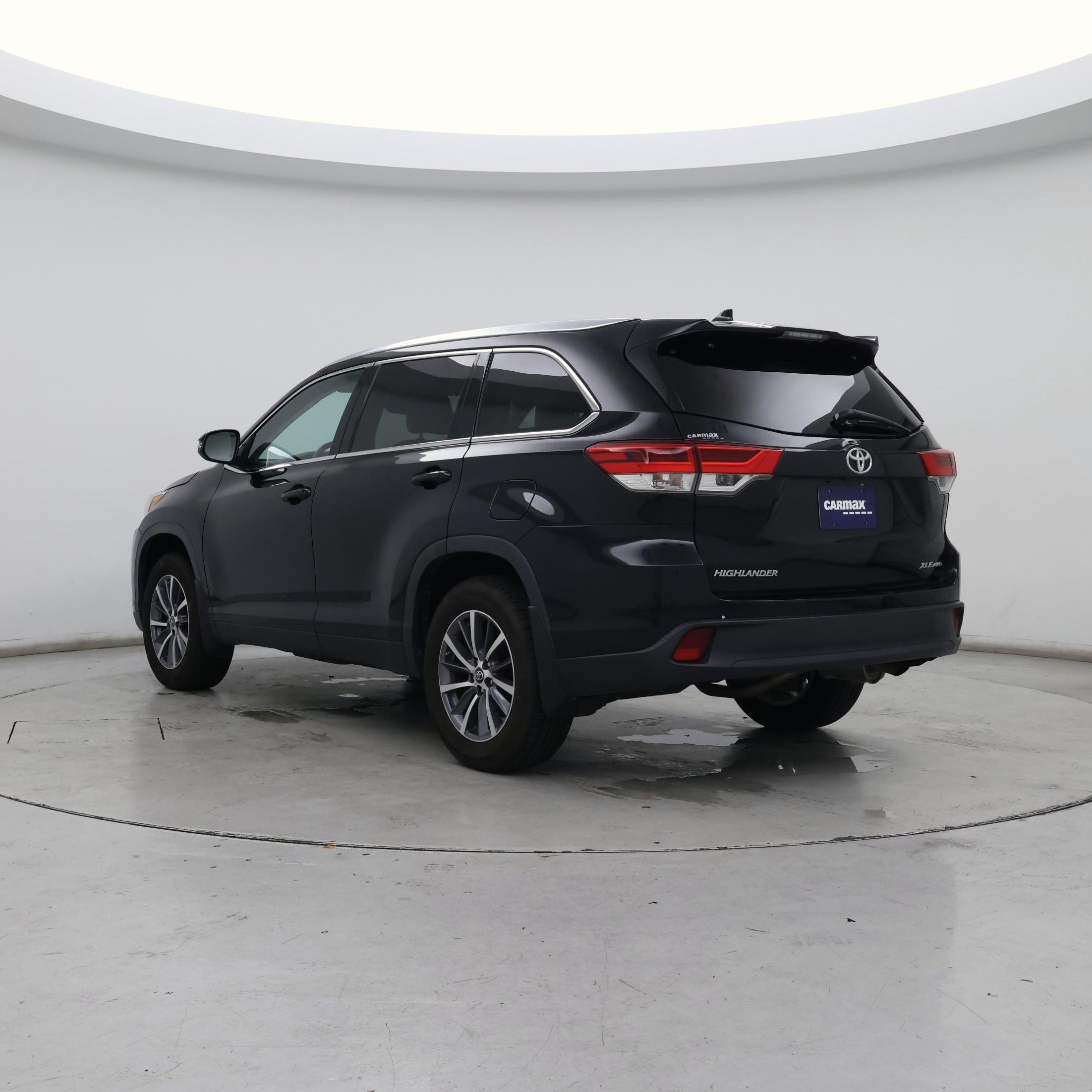 Thumbnail: 2019 Toyota Highlander - 2
