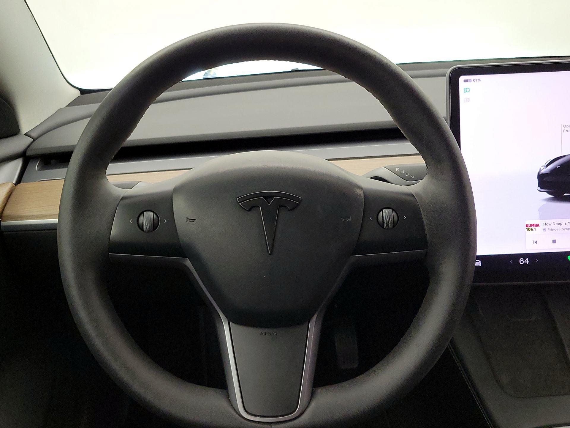 Thumbnail: 2023 Tesla Model 3 - 10