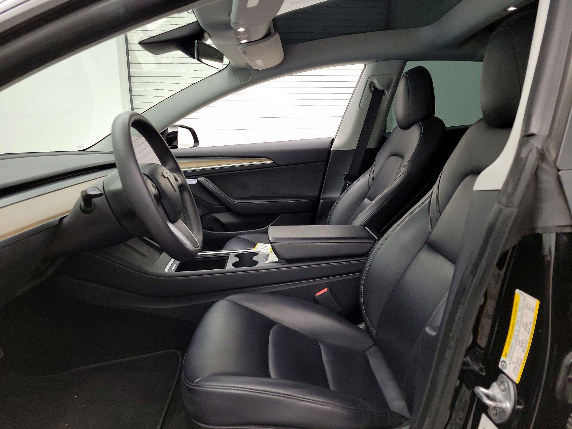 Thumbnail: 2023 Tesla Model 3 - 11