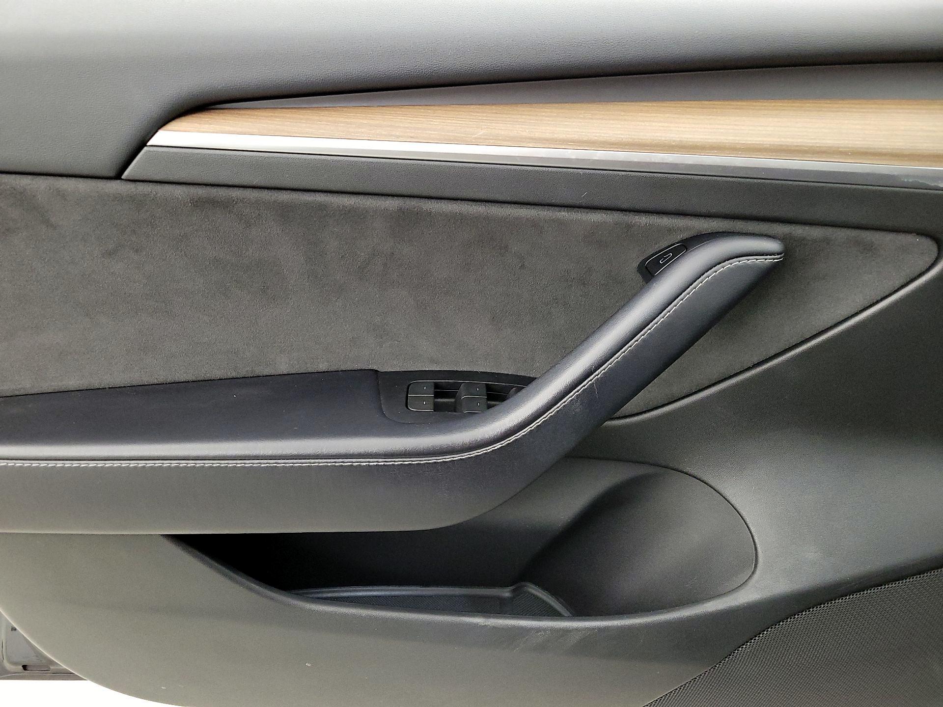Thumbnail: 2023 Tesla Model 3 - 12