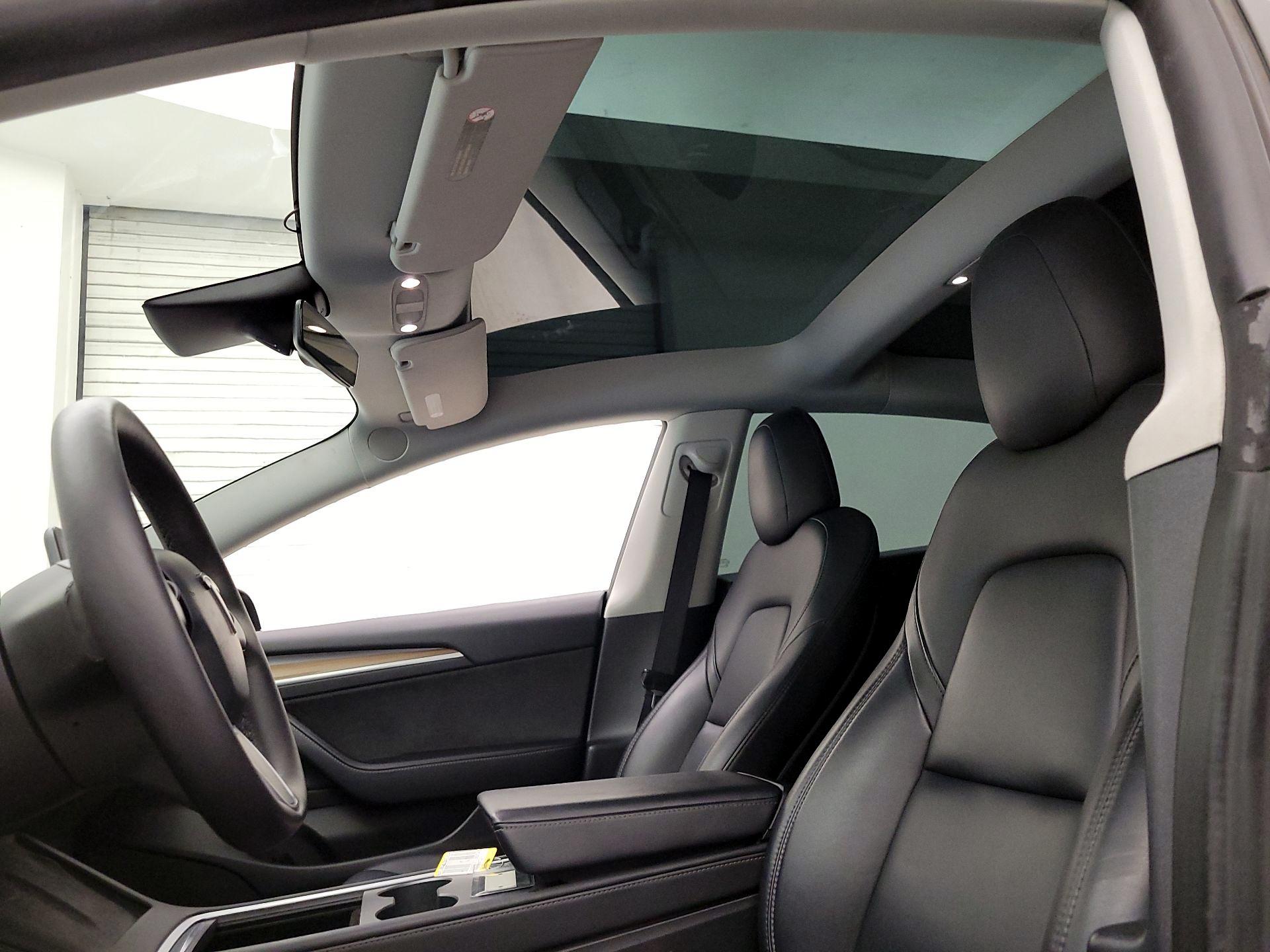 Thumbnail: 2023 Tesla Model 3 - 18