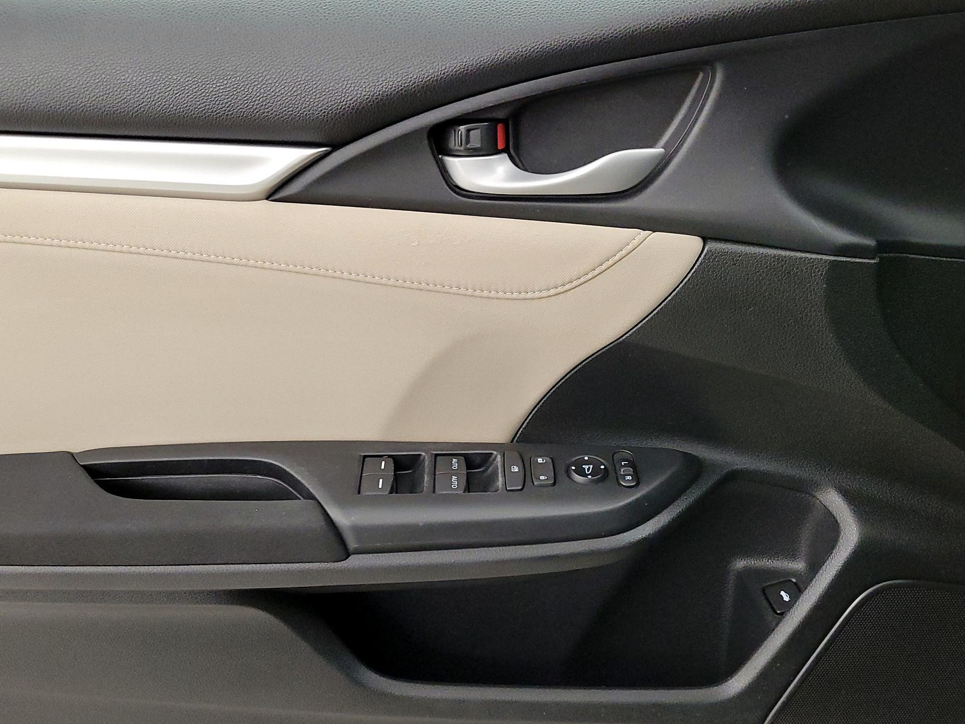 Thumbnail: 2016 Honda Civic - 12
