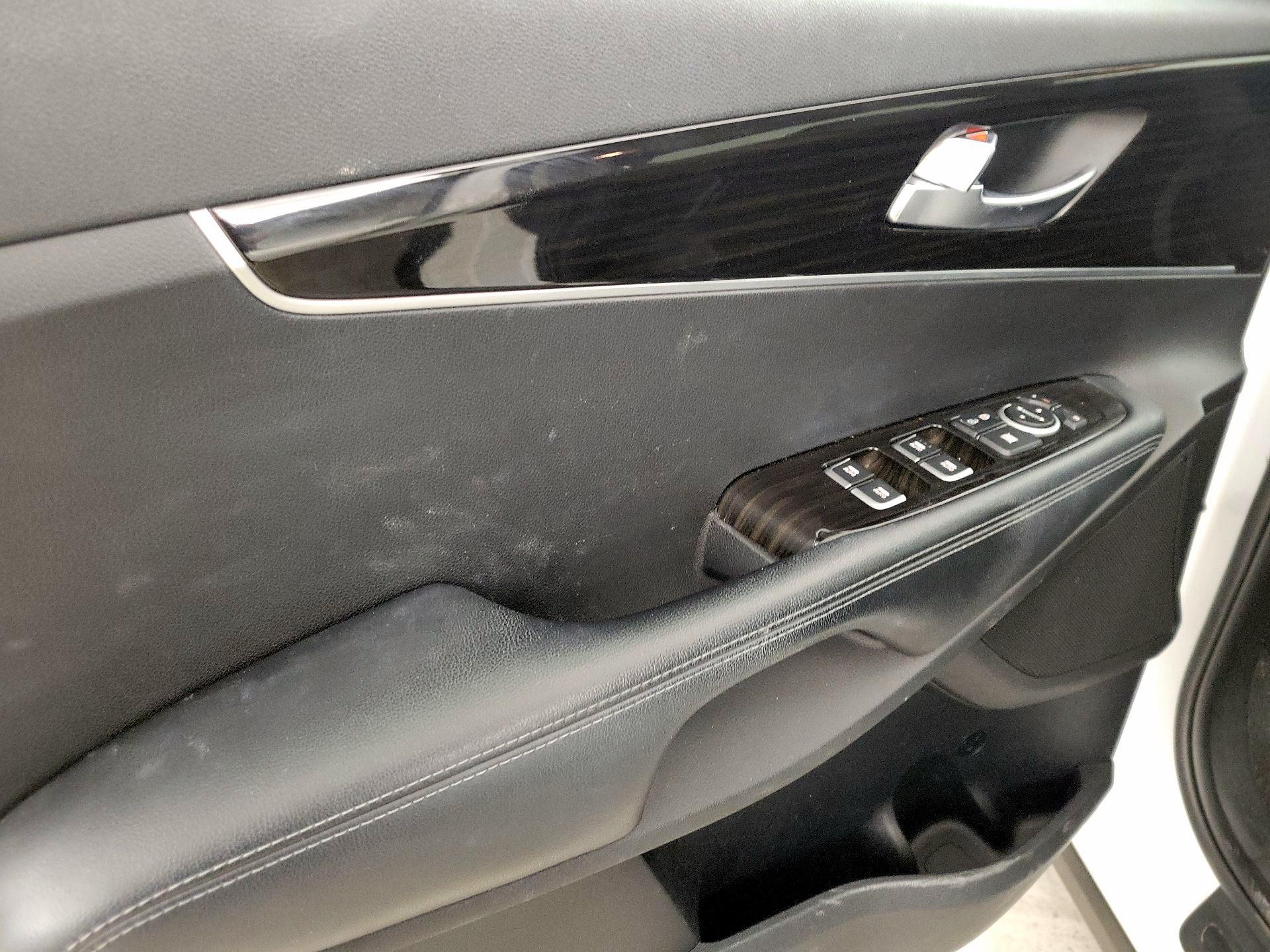 Thumbnail: 2019 Kia Sorento - 12