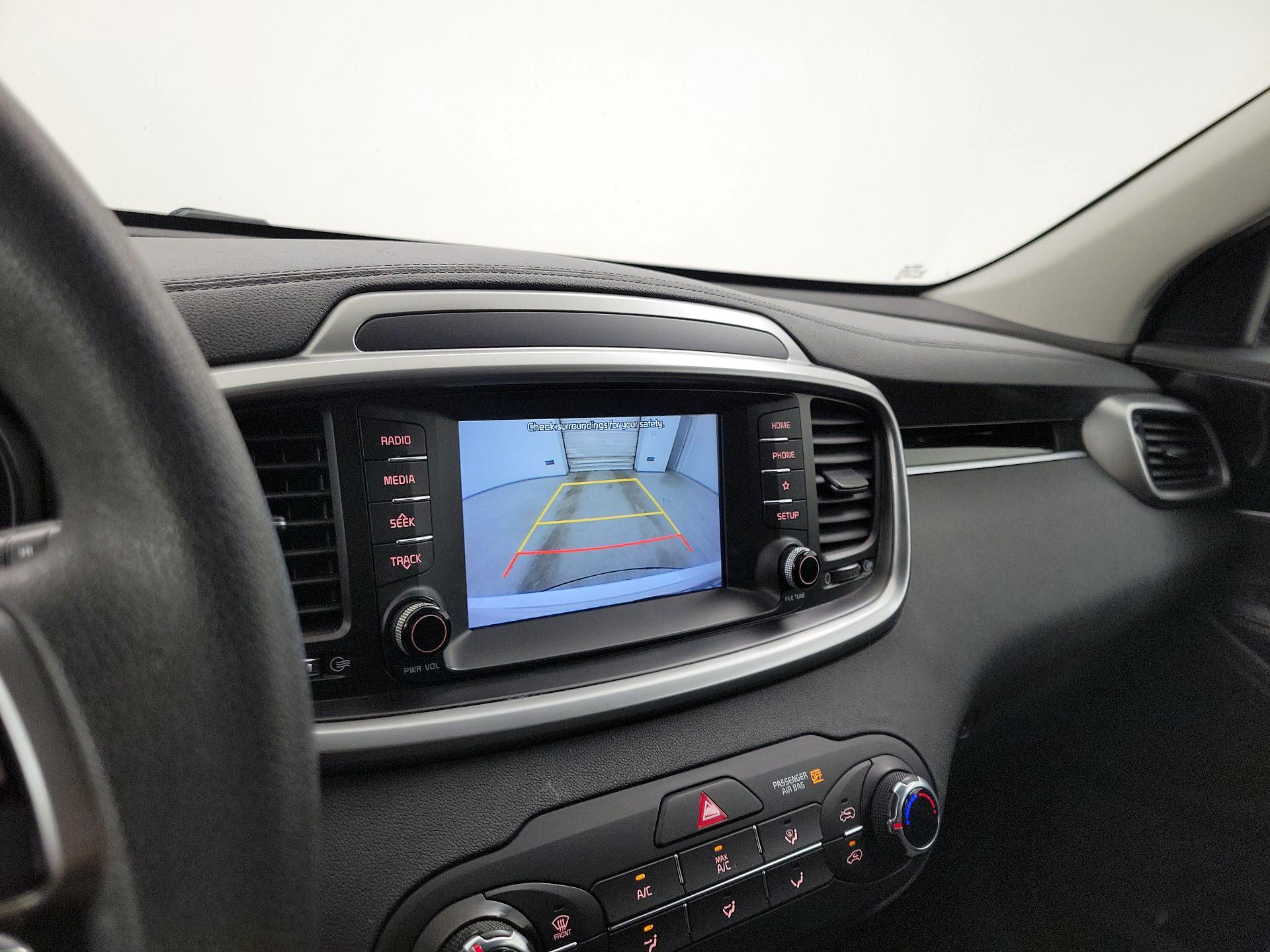 Thumbnail: 2019 Kia Sorento - 14