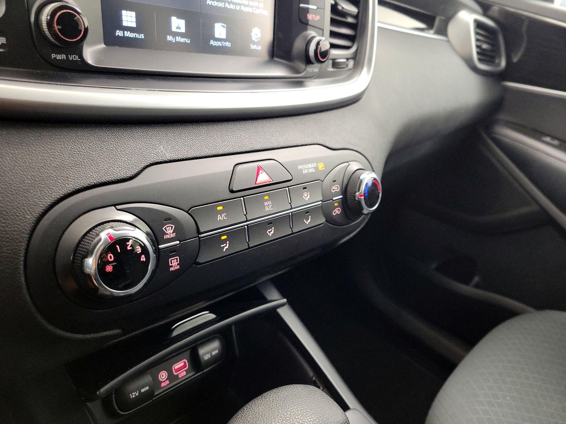 Thumbnail: 2019 Kia Sorento - 16
