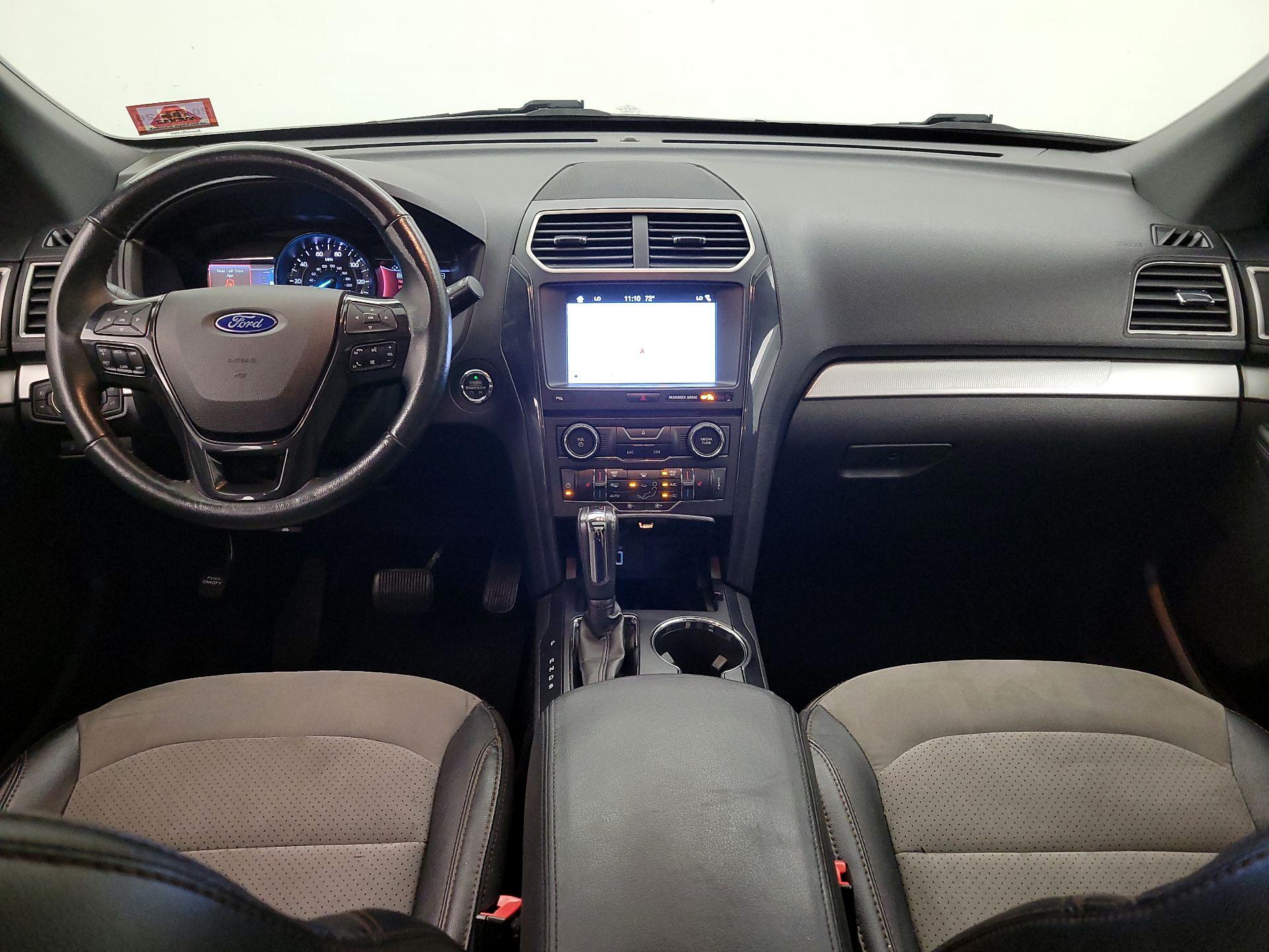 Thumbnail: 2017 Ford Explorer - 9