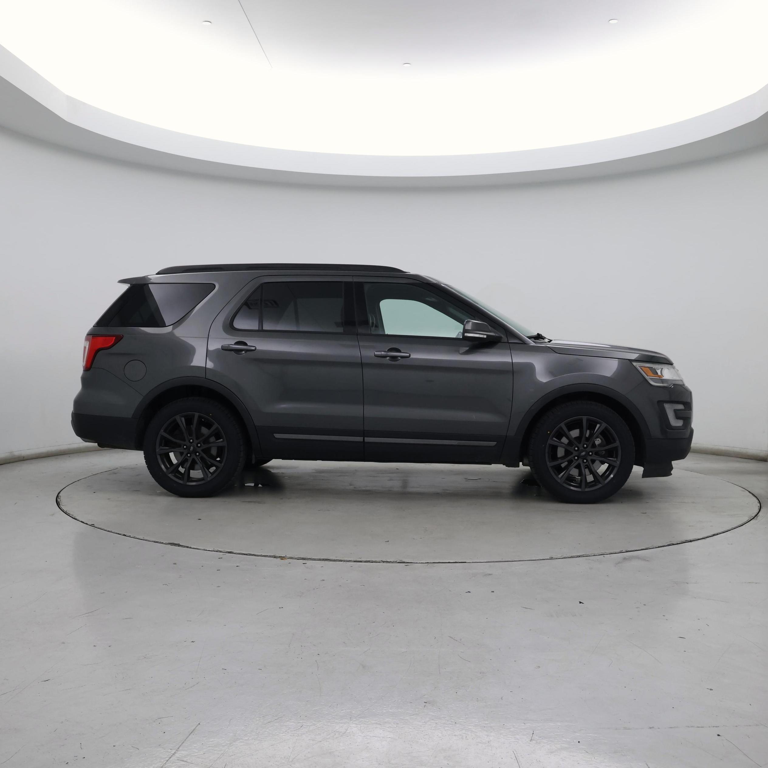 Thumbnail: 2017 Ford Explorer - 7