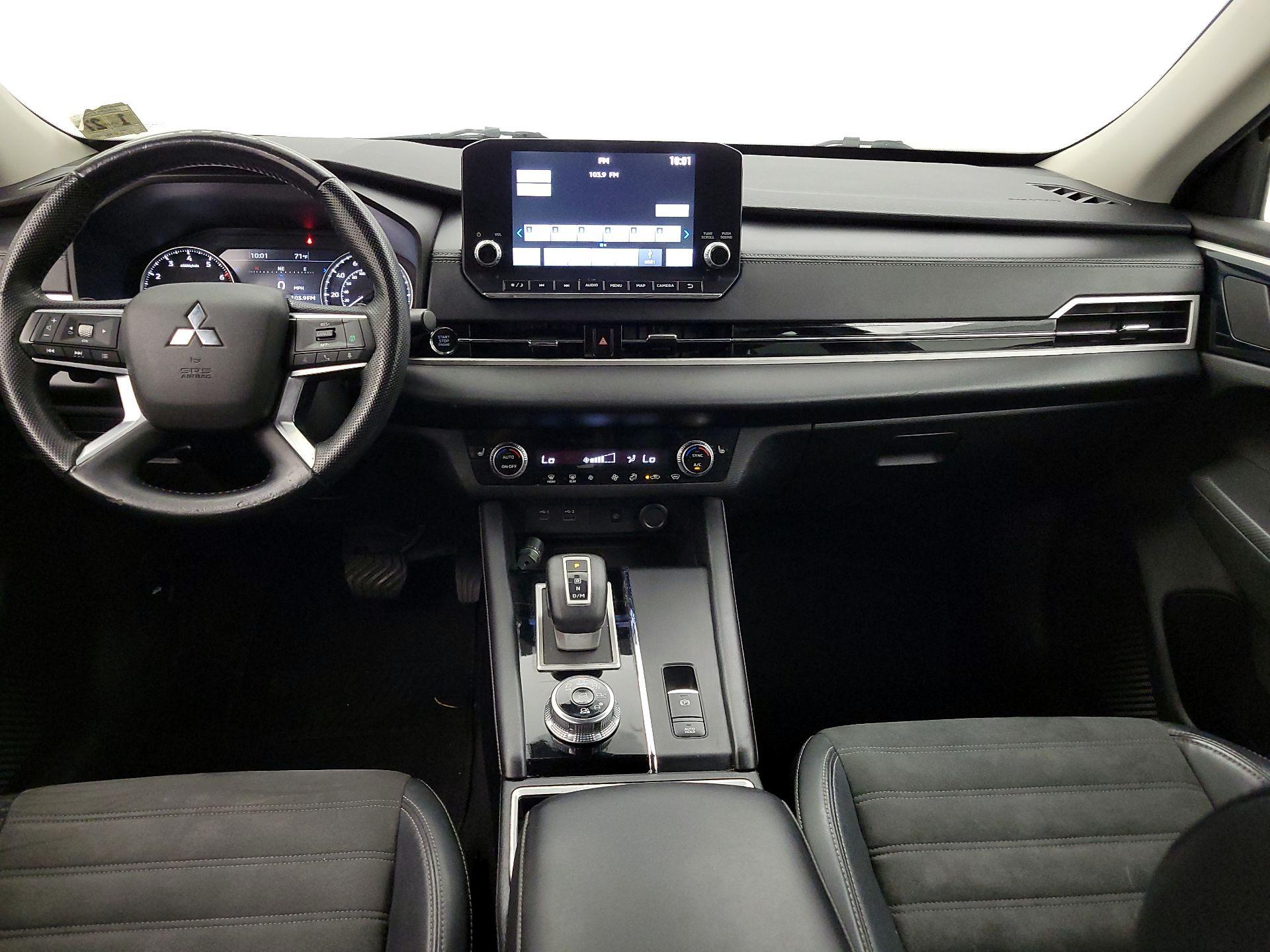 Thumbnail: 2022 Mitsubishi Outlander - 9
