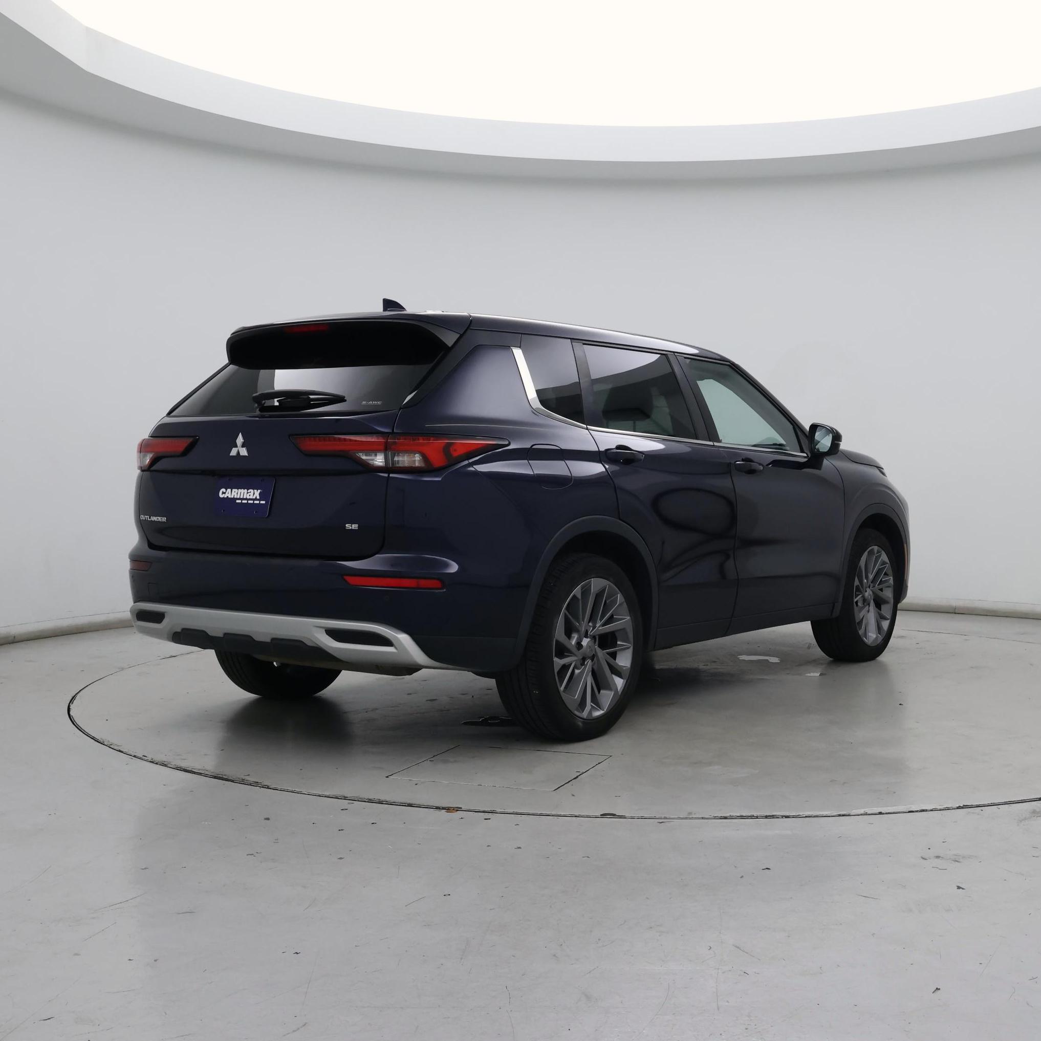 Thumbnail: 2022 Mitsubishi Outlander - 8