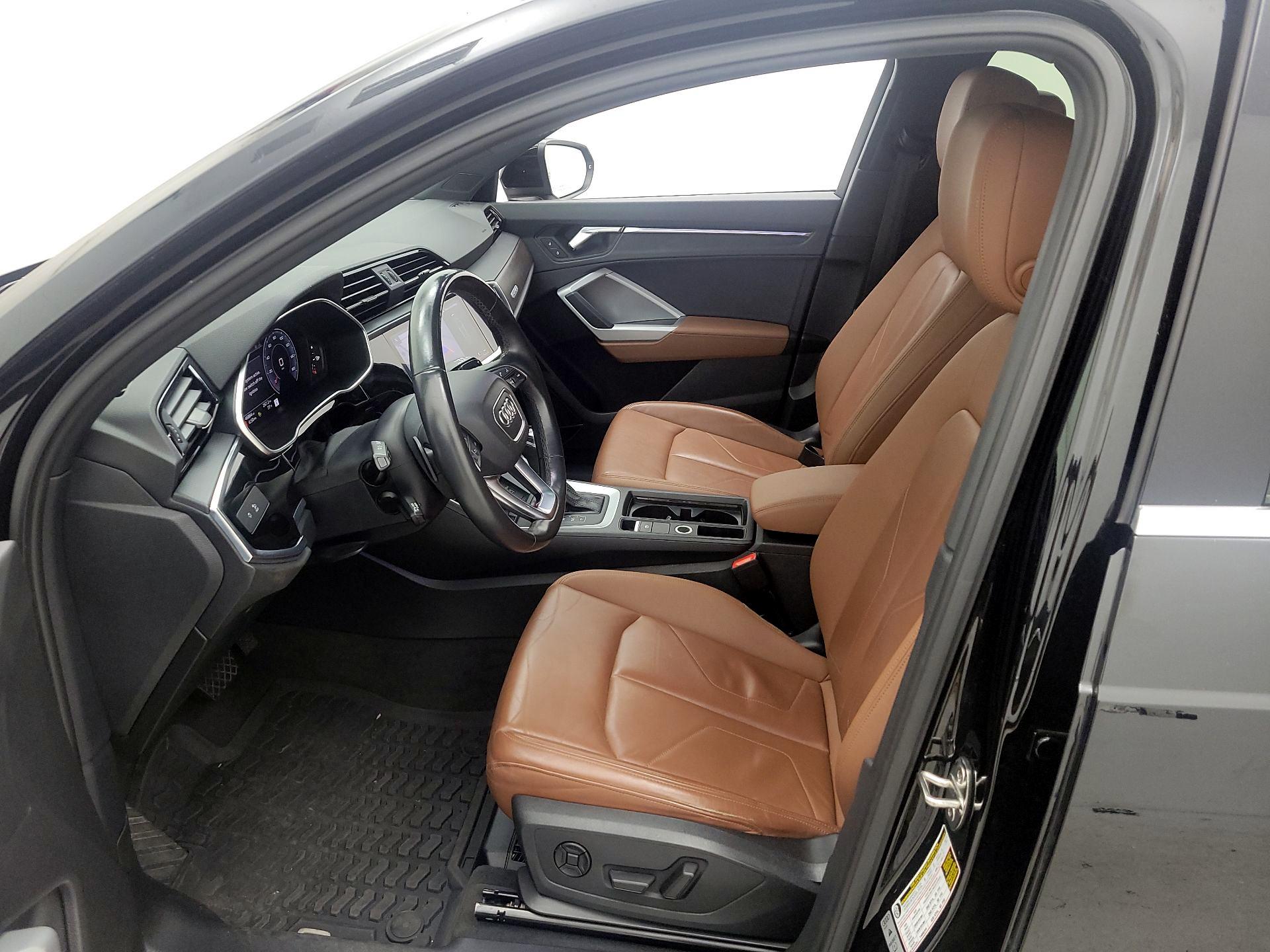 Thumbnail: 2021 Audi Q3 - 11
