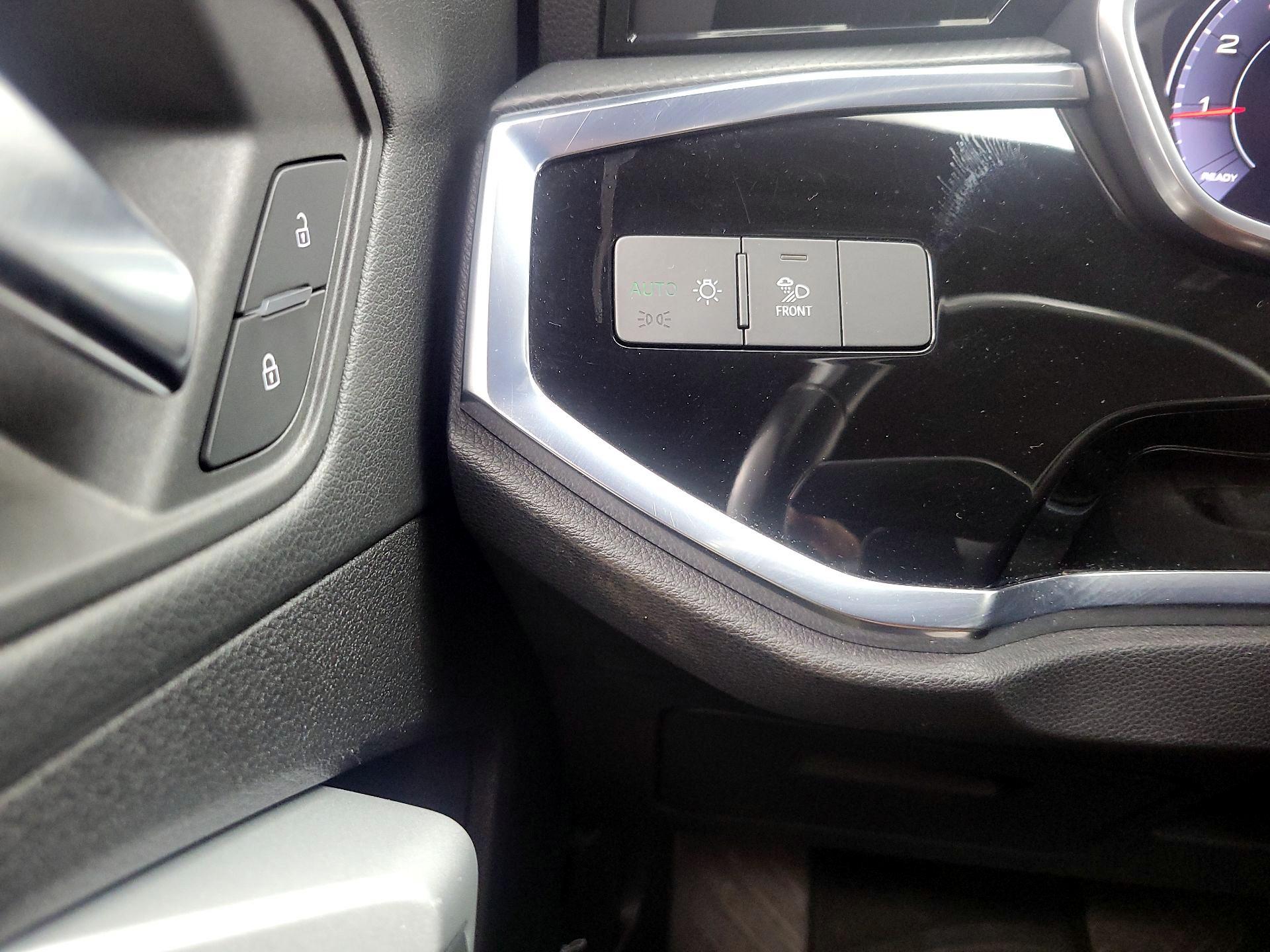 Thumbnail: 2021 Audi Q3 - 13