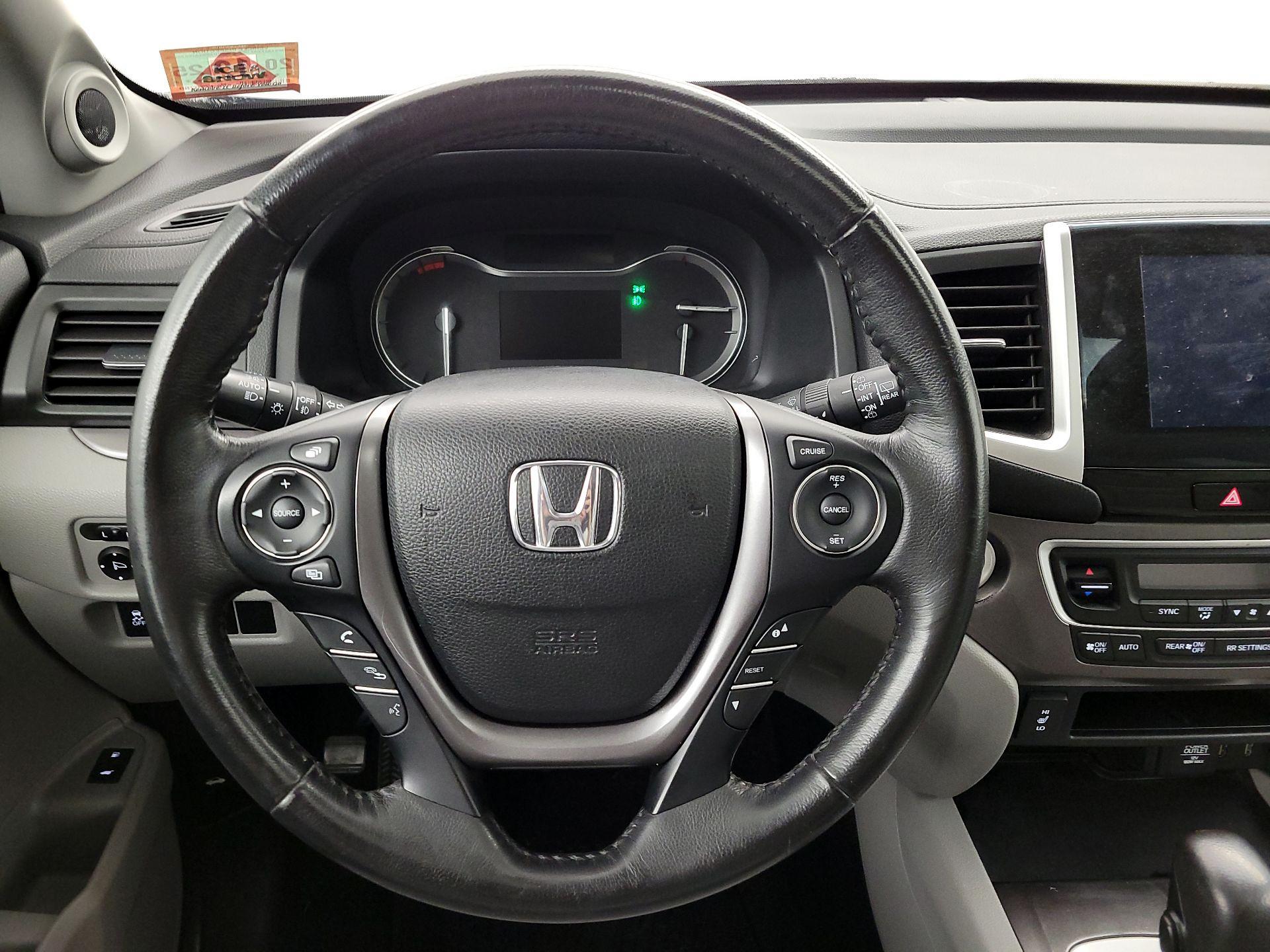 Thumbnail: 2016 Honda Pilot - 10