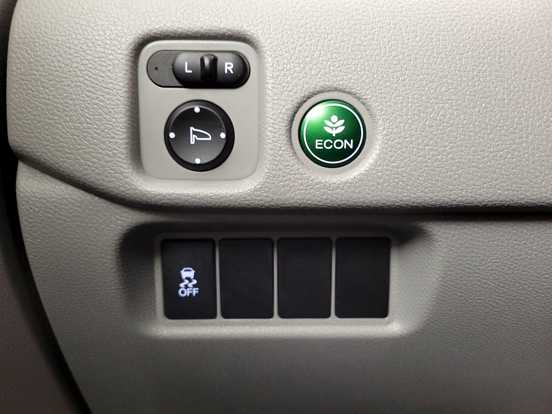 Thumbnail: 2016 Honda Pilot - 13