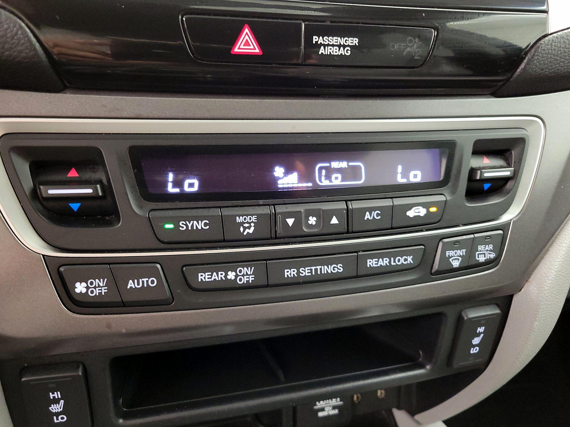 Thumbnail: 2016 Honda Pilot - 16