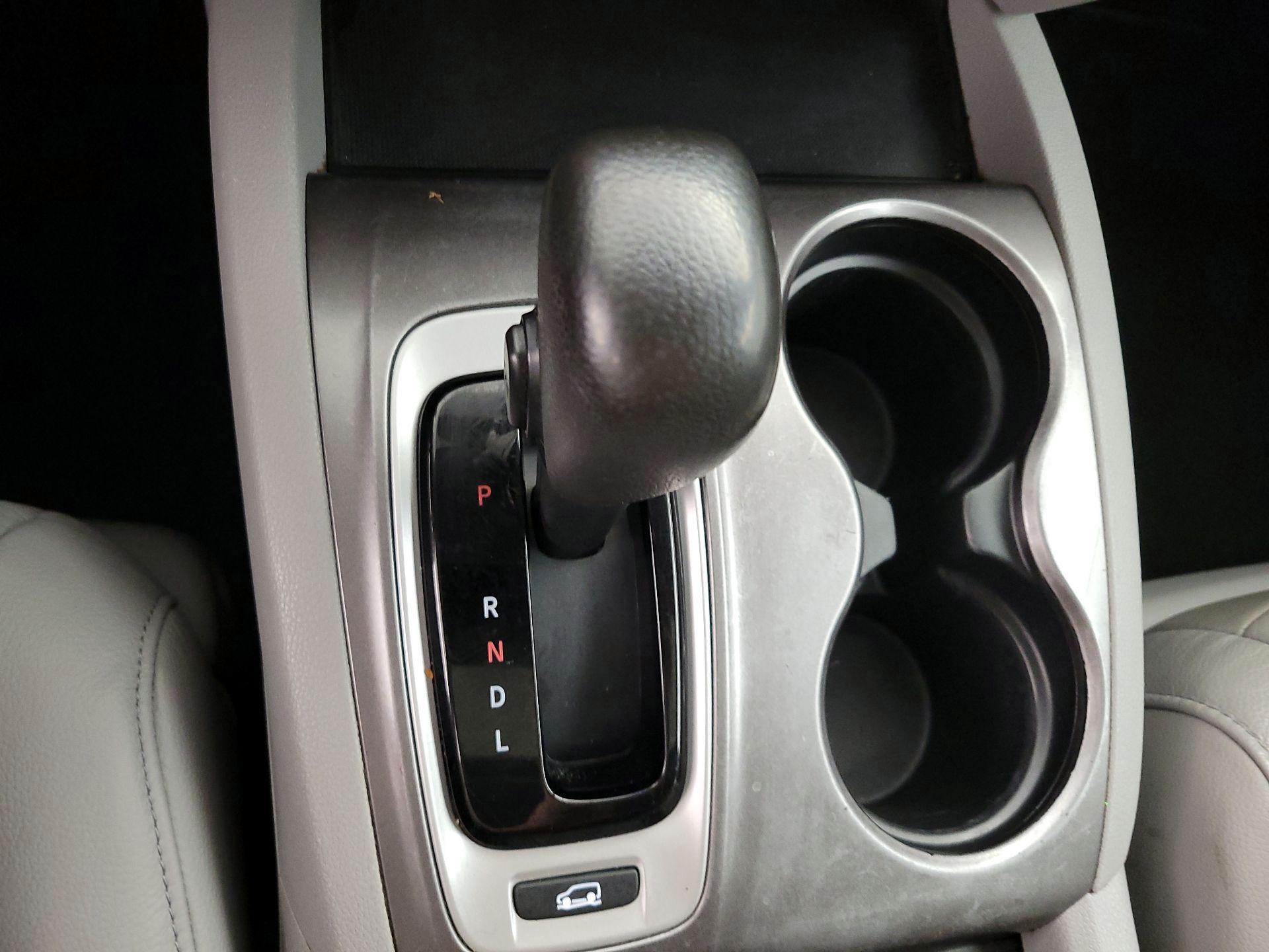 Thumbnail: 2016 Honda Pilot - 17