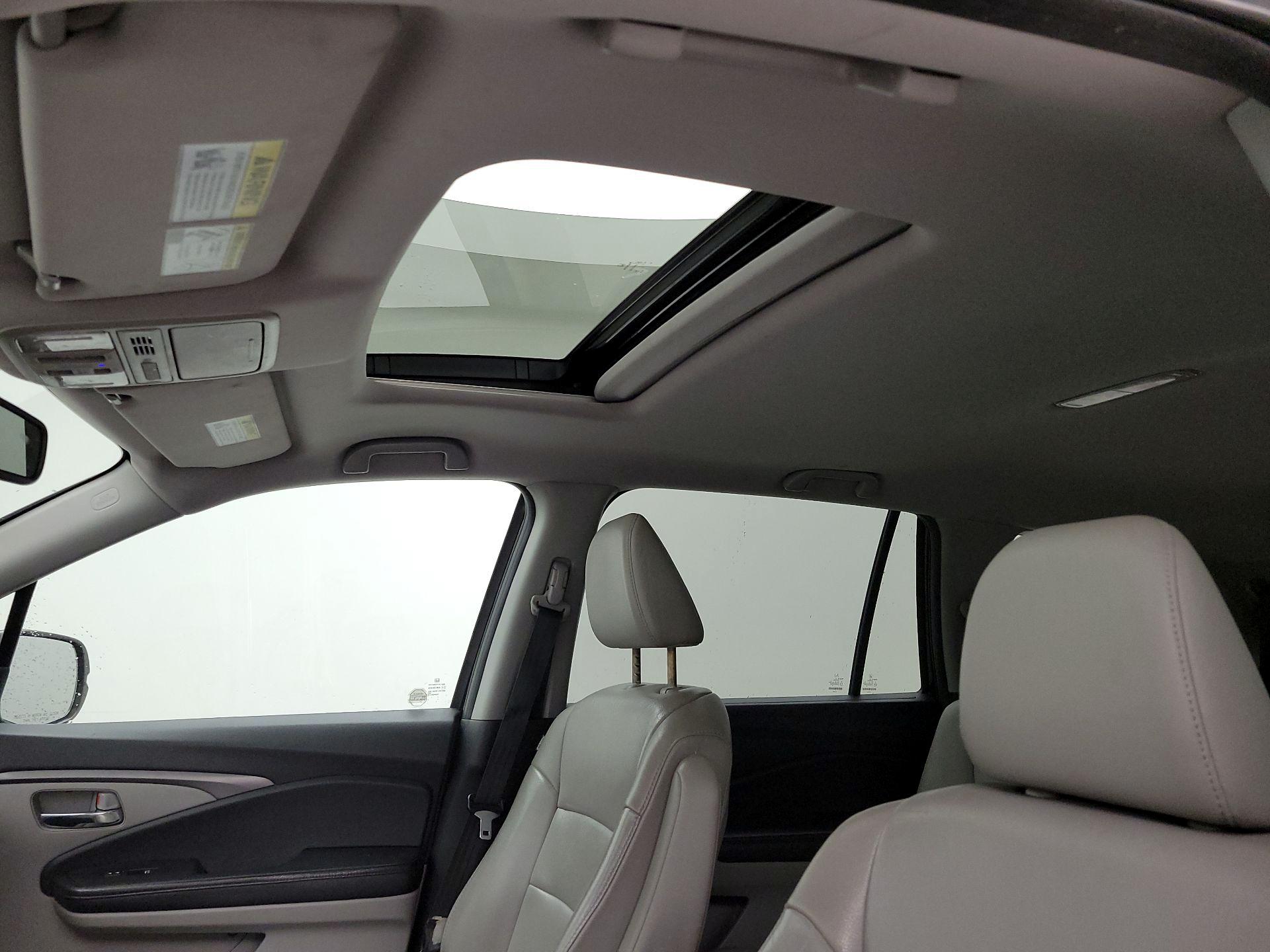 Thumbnail: 2016 Honda Pilot - 19