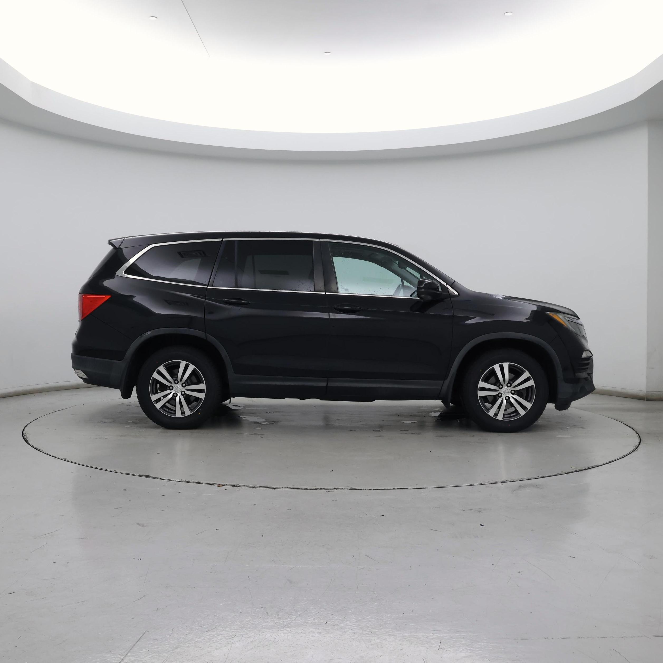 Thumbnail: 2016 Honda Pilot - 7