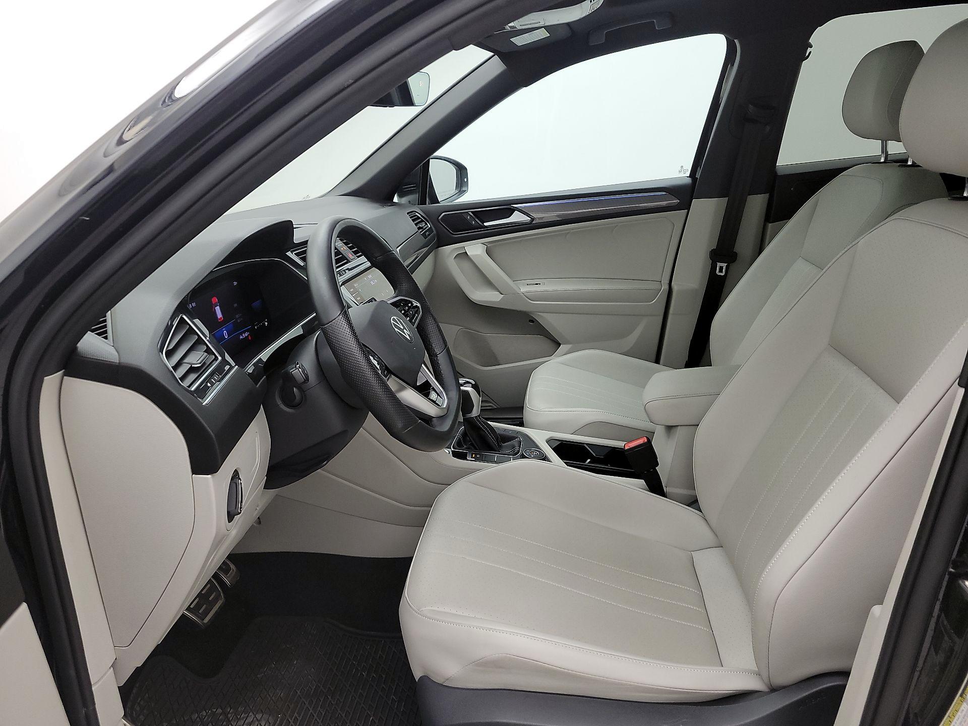 Thumbnail: 2022 Volkswagen Tiguan - 11