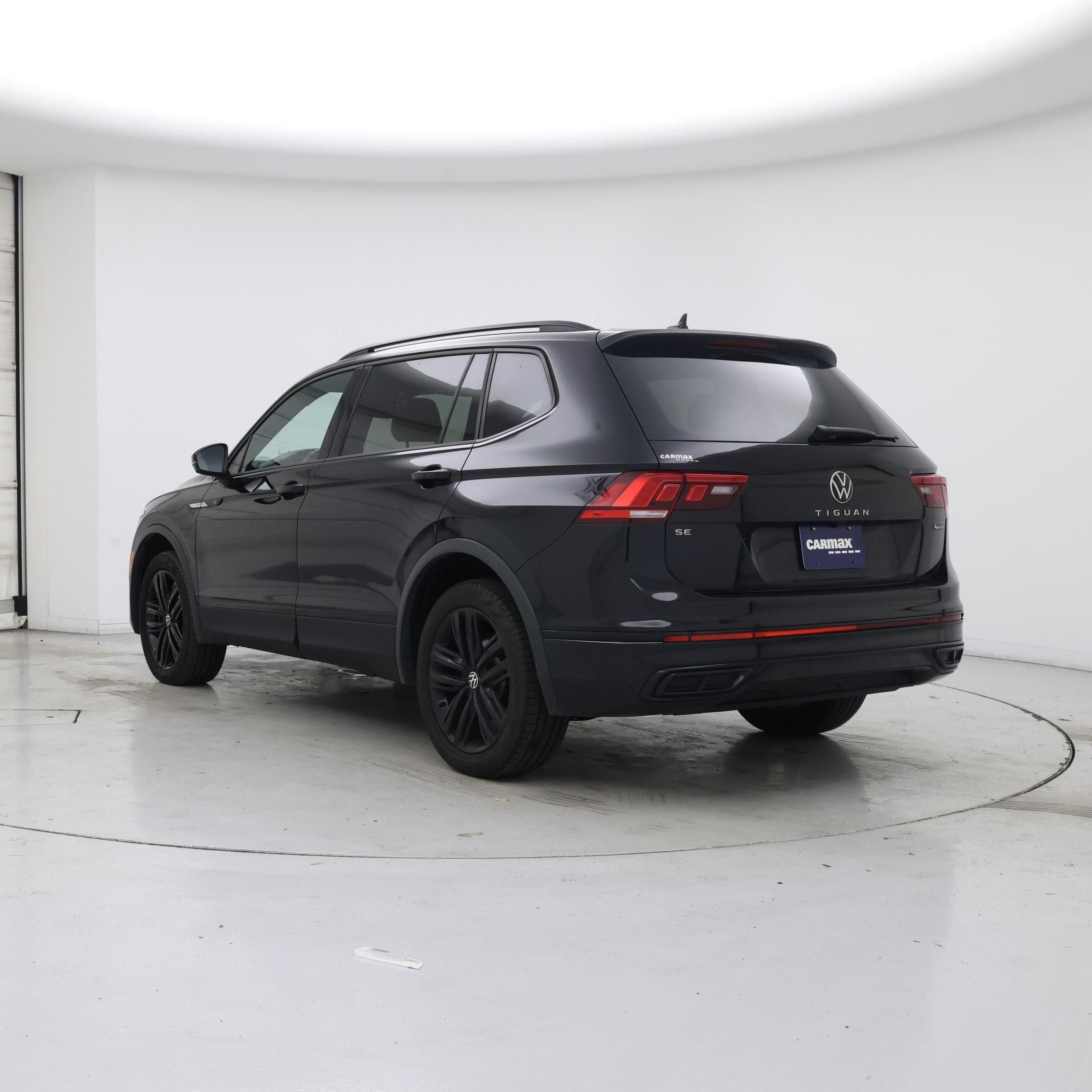Thumbnail: 2022 Volkswagen Tiguan - 2