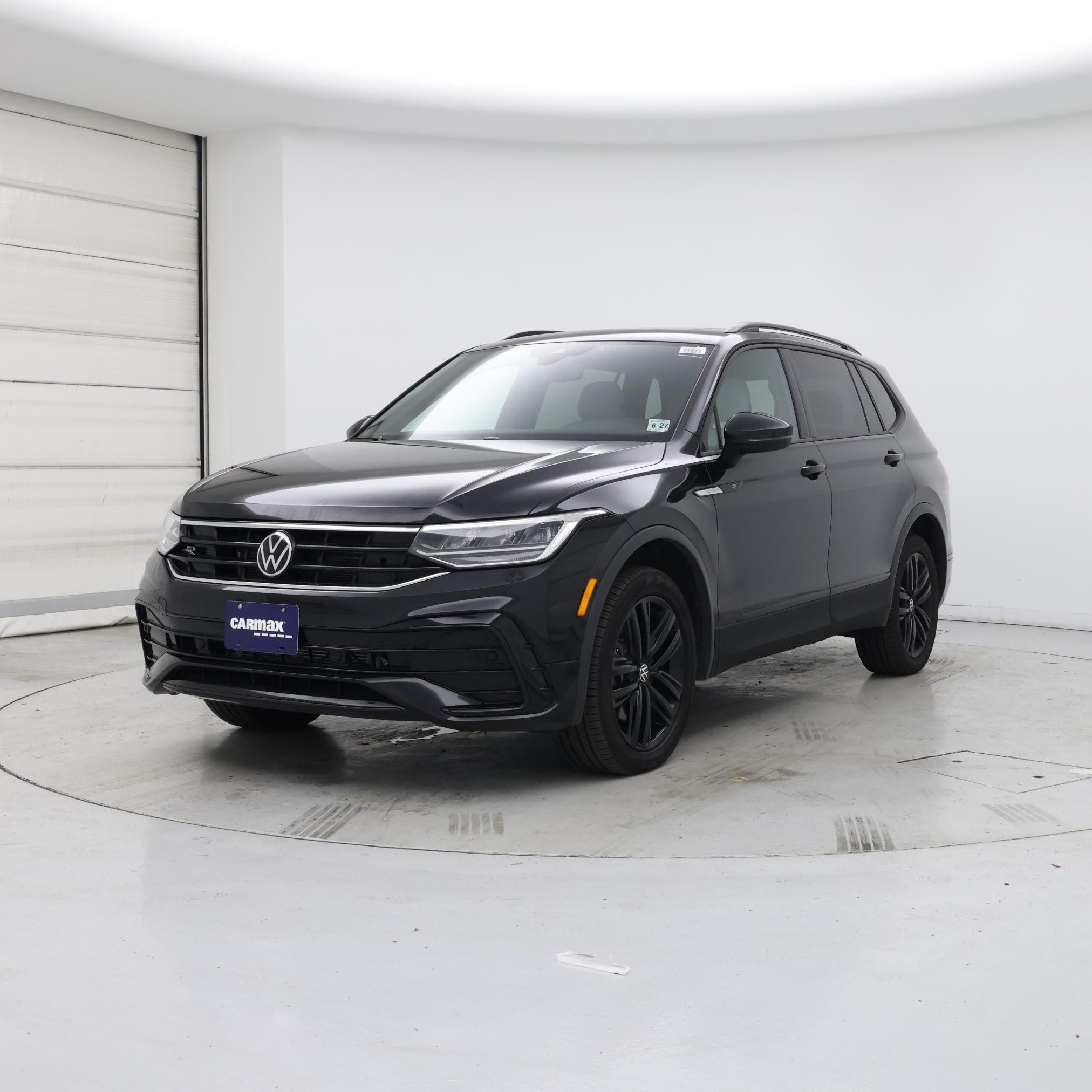 Thumbnail: 2022 Volkswagen Tiguan - 4