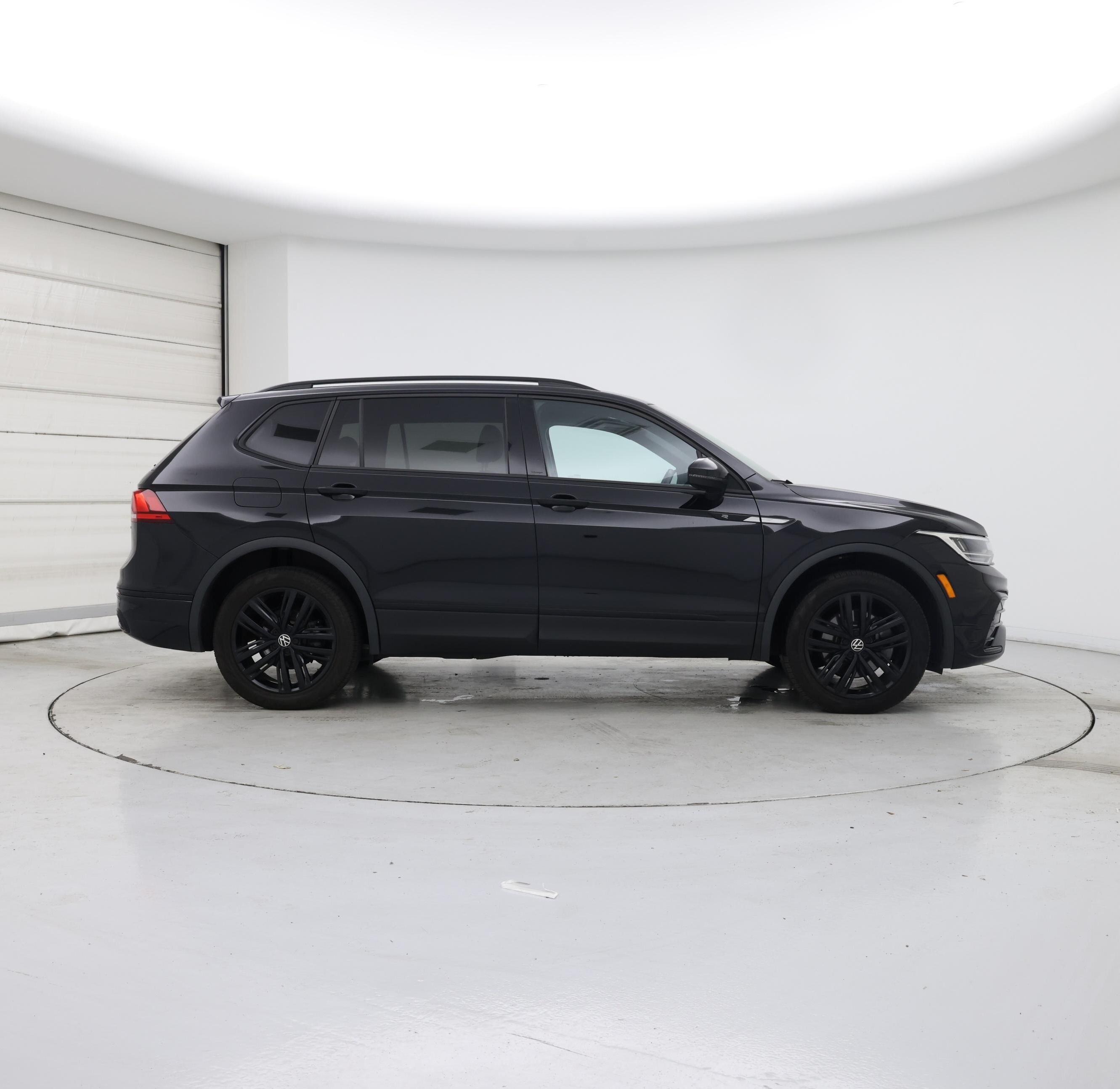 Thumbnail: 2022 Volkswagen Tiguan - 7