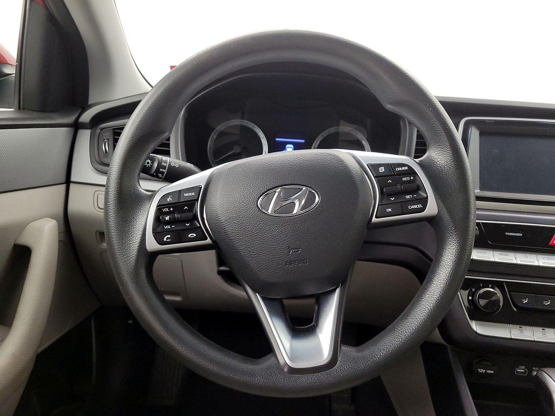 Thumbnail: 2019 Hyundai Sonata - 10