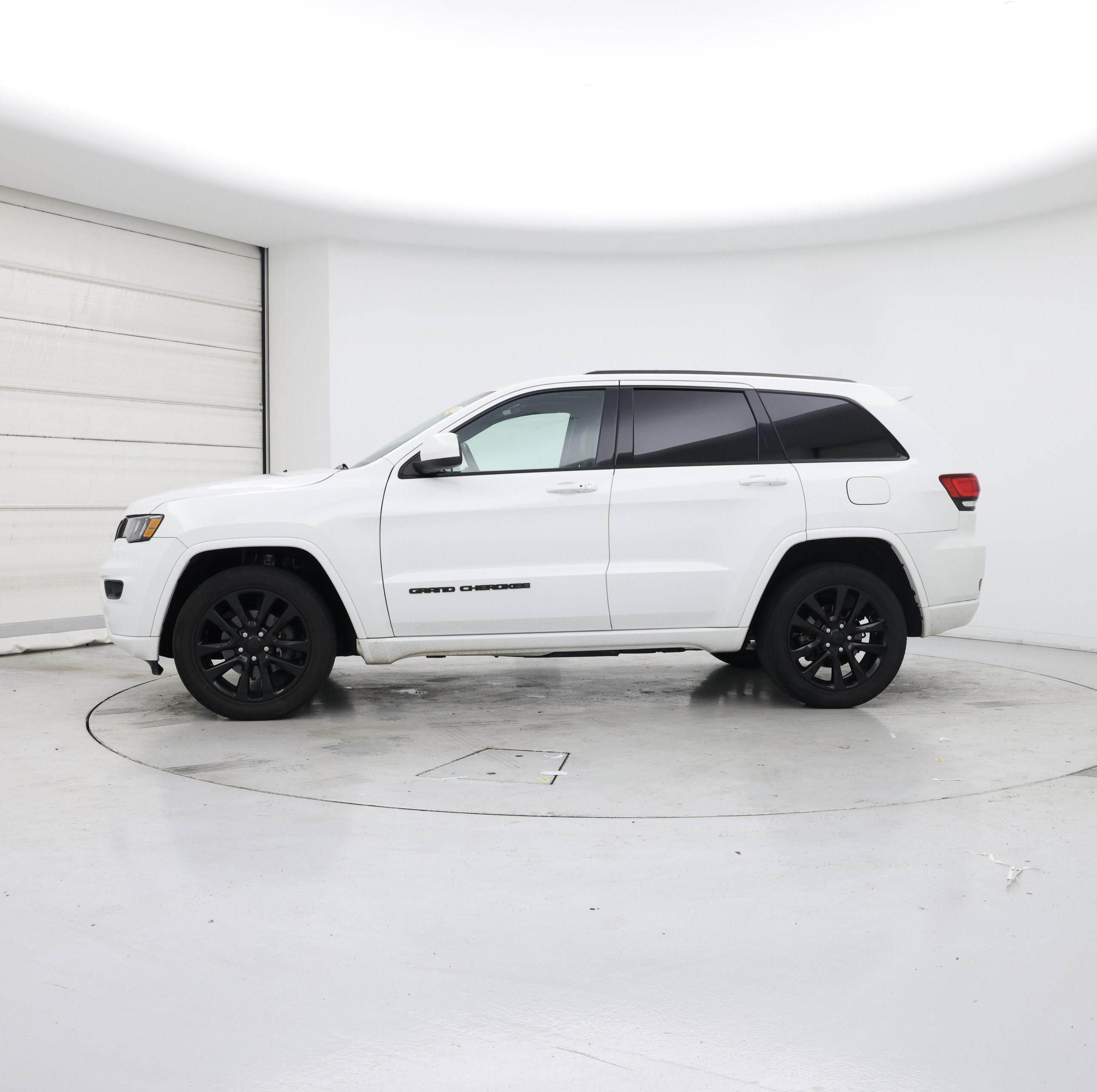 Thumbnail: 2019 Jeep Grand Cherokee - 3