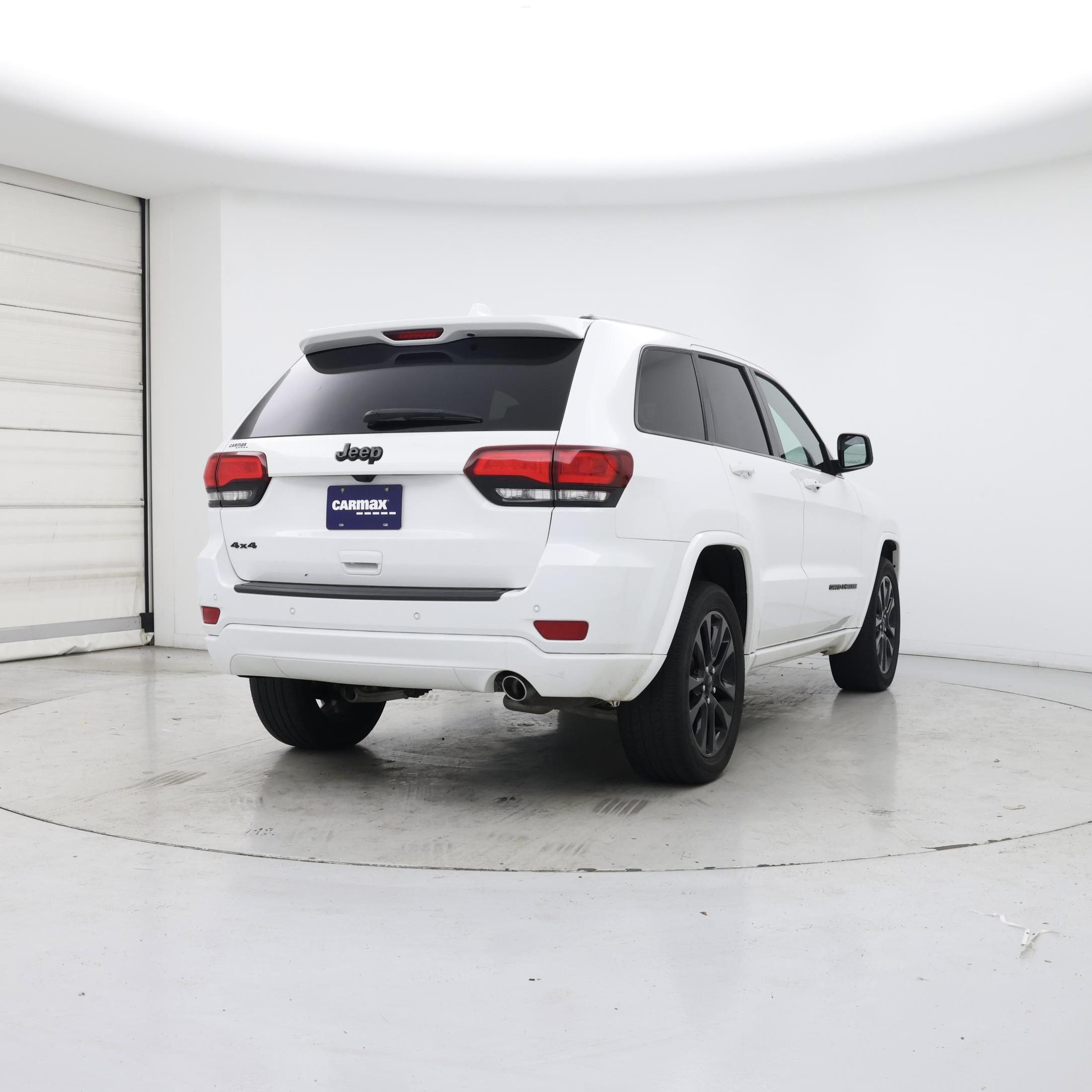 Thumbnail: 2019 Jeep Grand Cherokee - 8