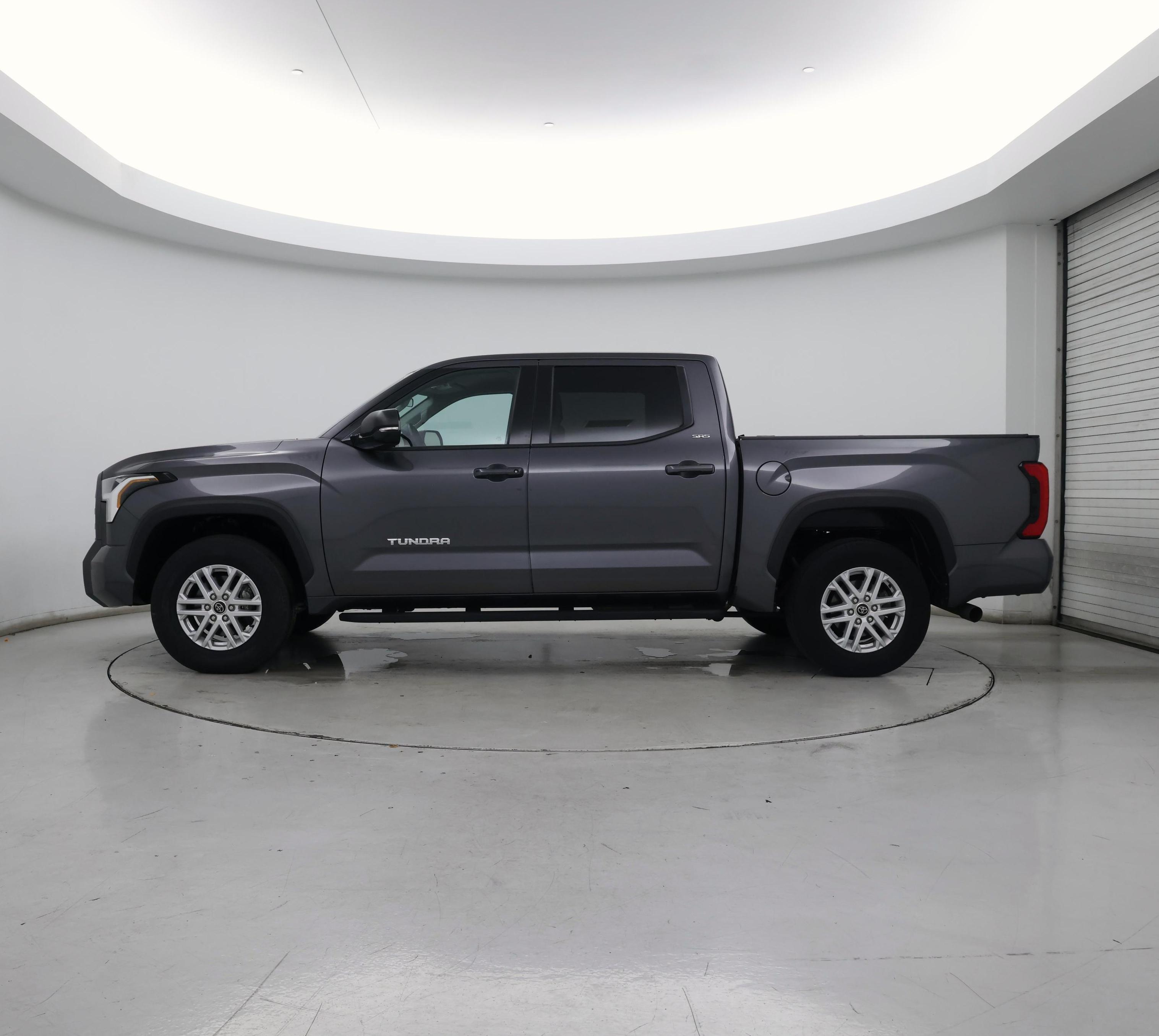 Thumbnail: 2022 Toyota Tundra - 3