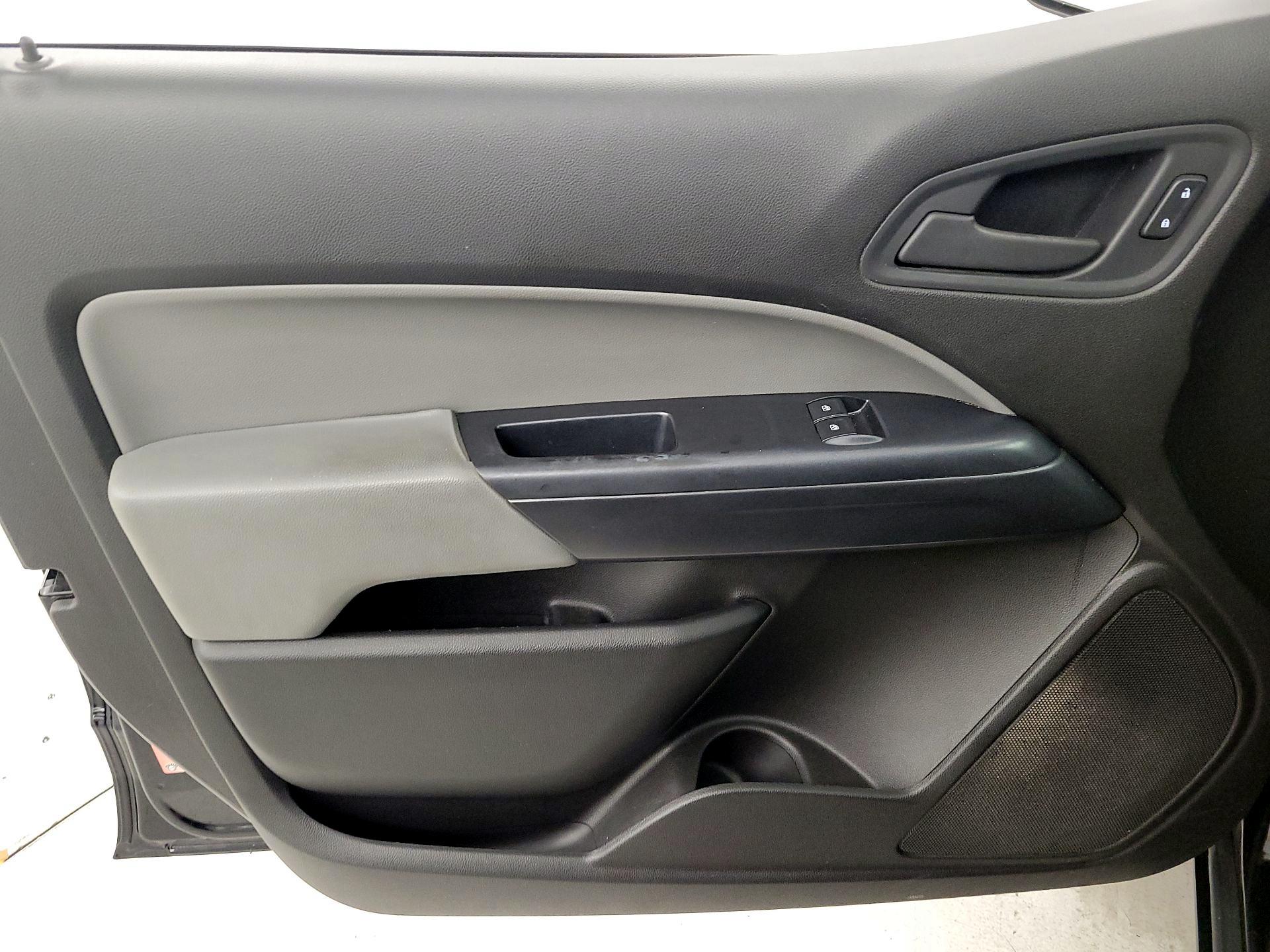 Thumbnail: 2015 Chevrolet Colorado - 12