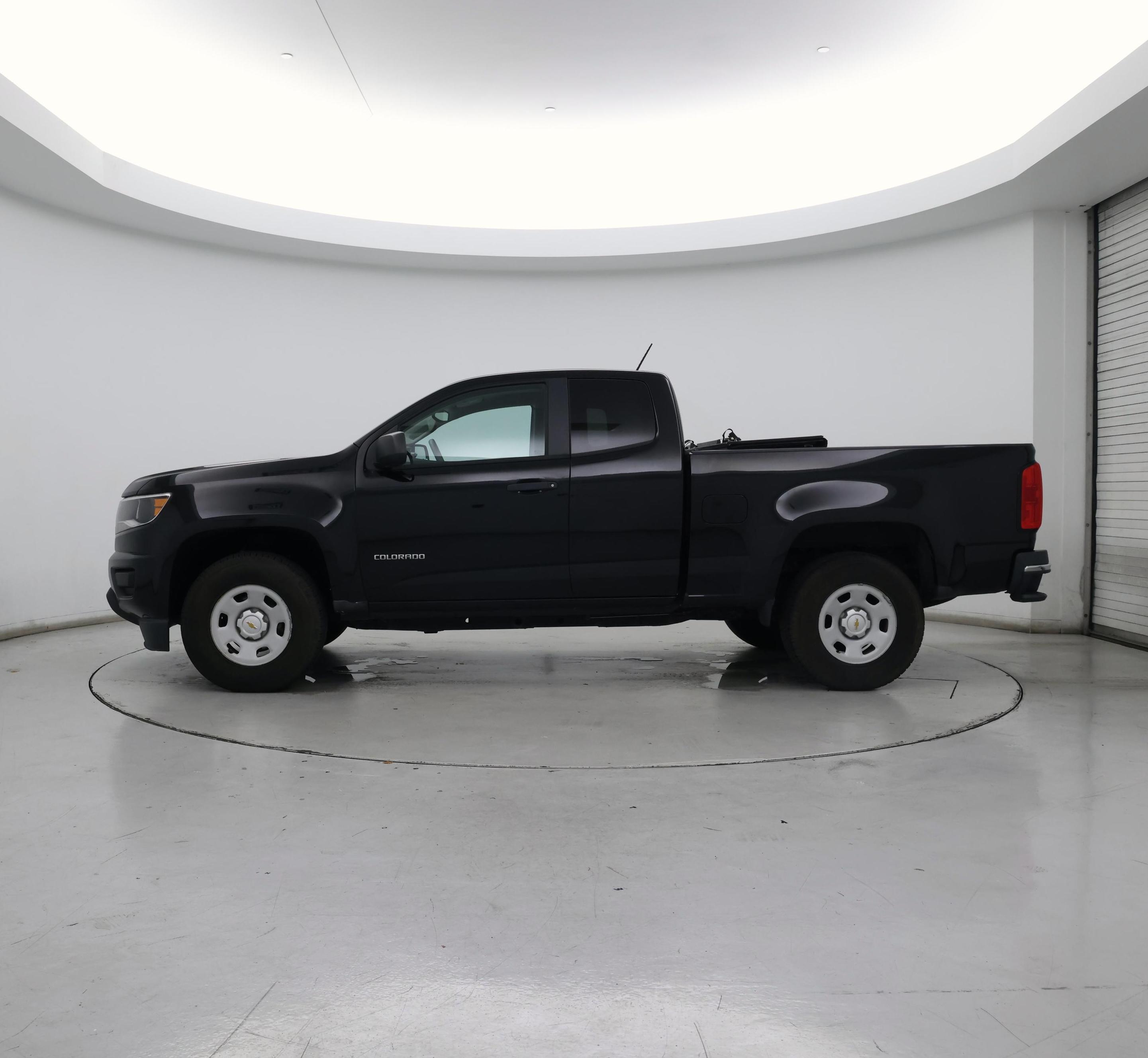 Thumbnail: 2015 Chevrolet Colorado - 3